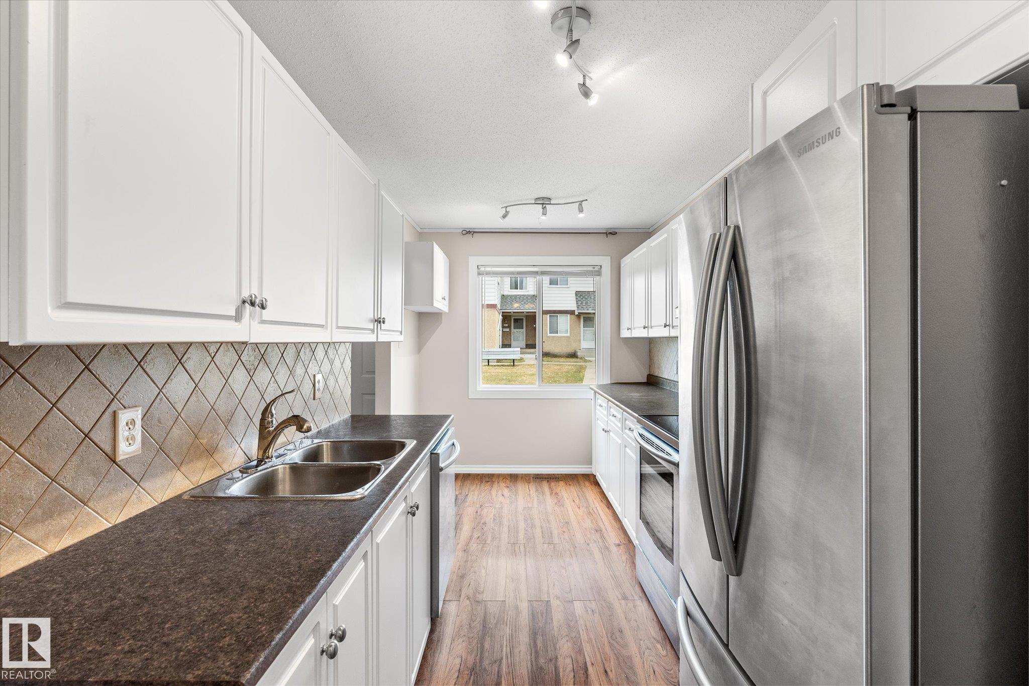 Photo 12 at 5C Twin Terrace NW, Tweddle Place, Edmonton