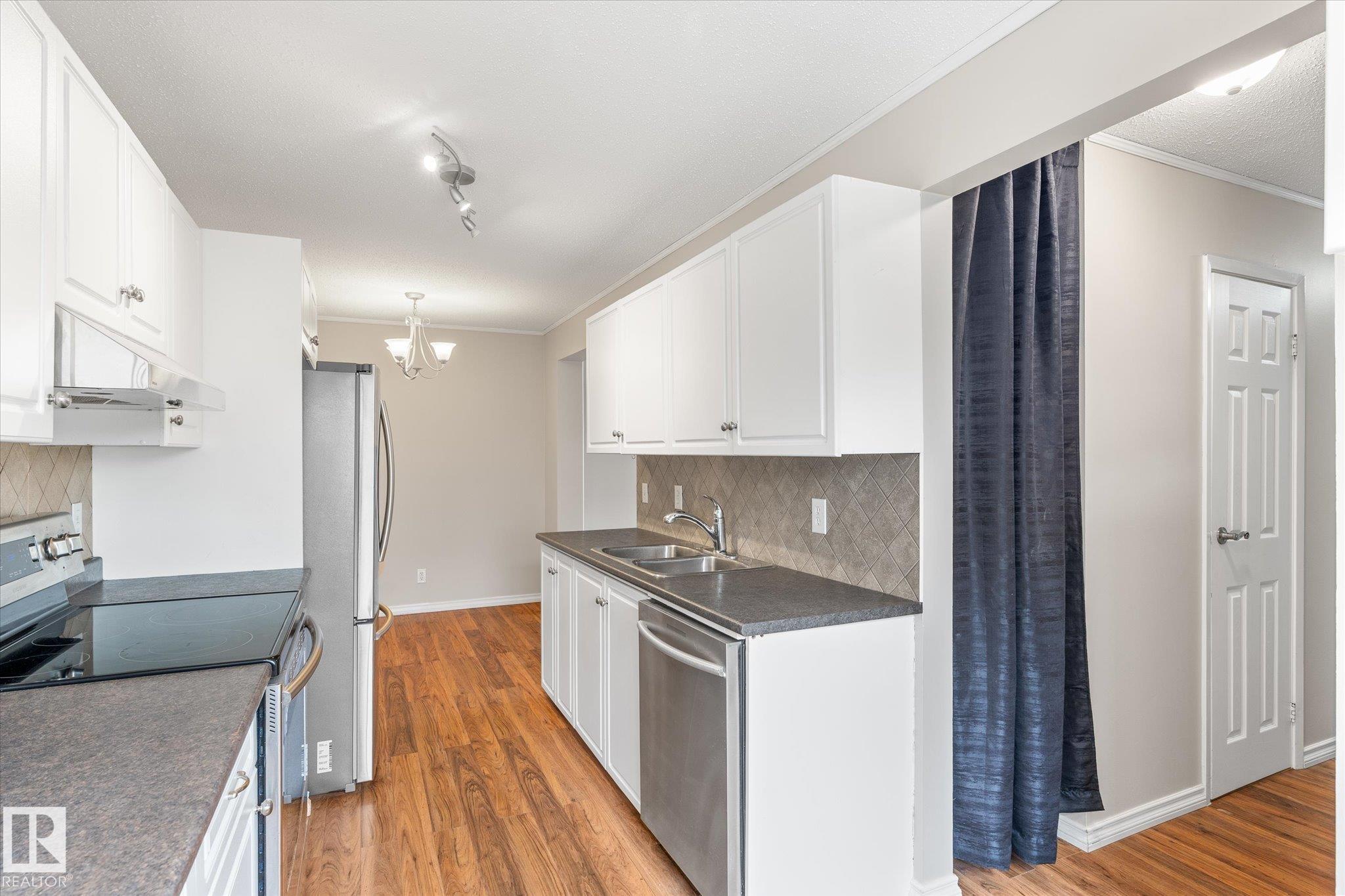 Photo 14 at 5C Twin Terrace NW, Tweddle Place, Edmonton