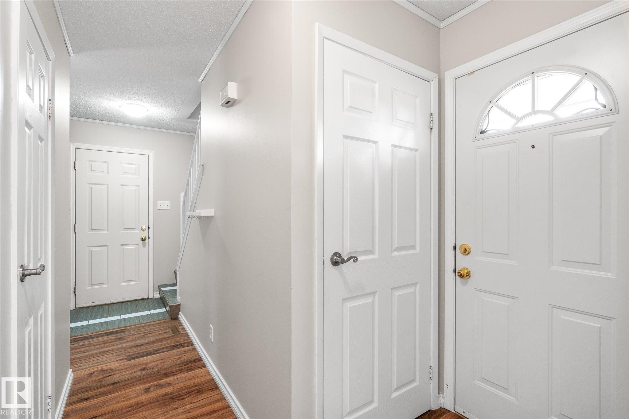 Photo 4 at 5C Twin Terrace NW, Tweddle Place, Edmonton