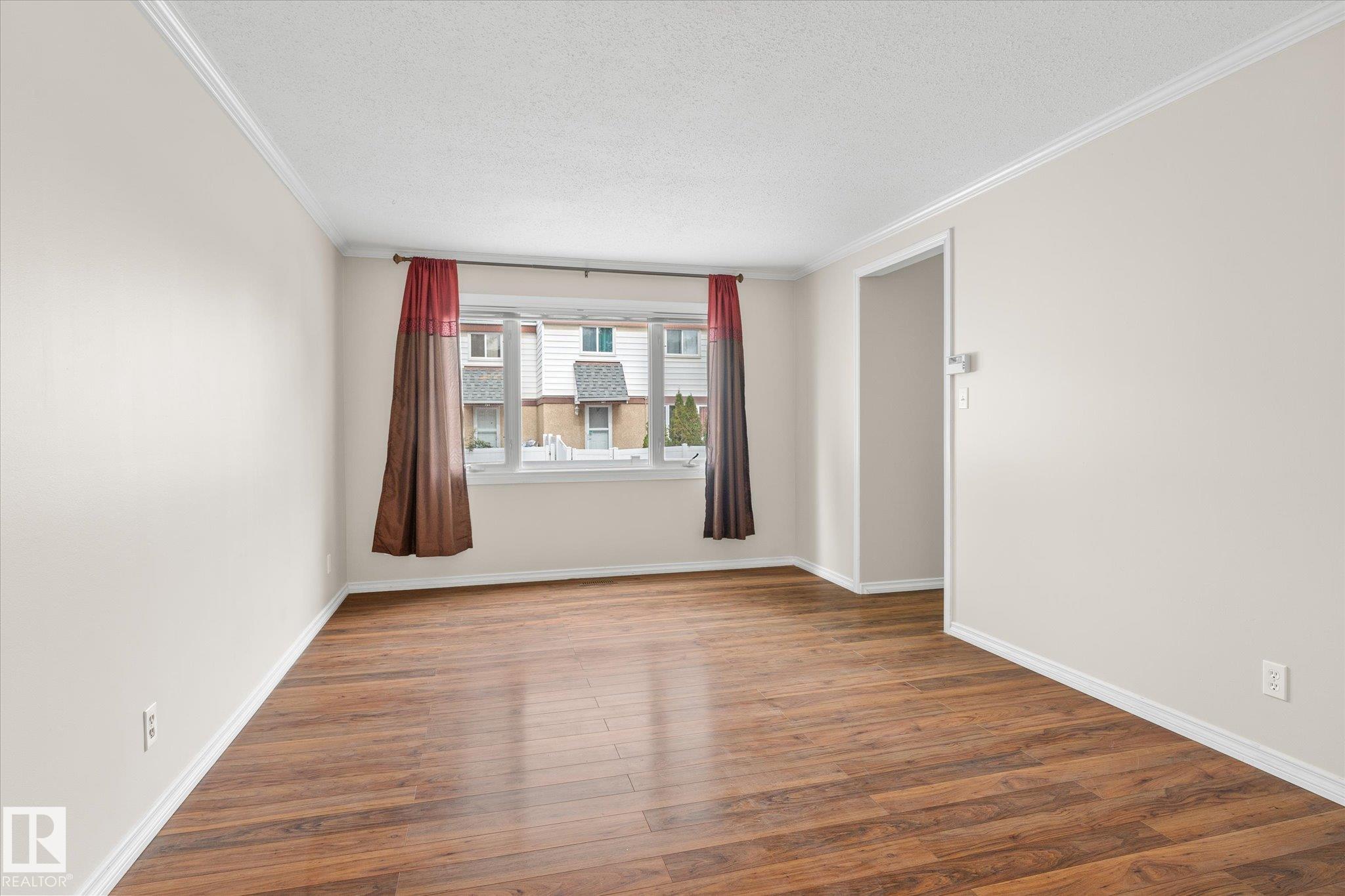 Photo 7 at 5C Twin Terrace NW, Tweddle Place, Edmonton