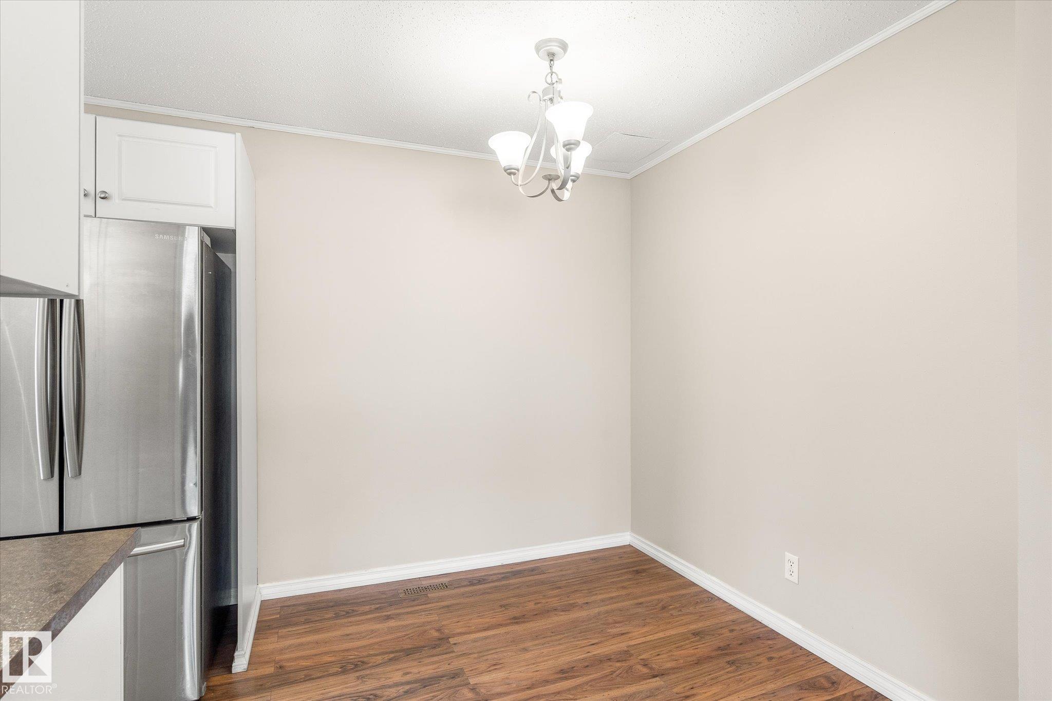 Photo 9 at 5C Twin Terrace NW, Tweddle Place, Edmonton