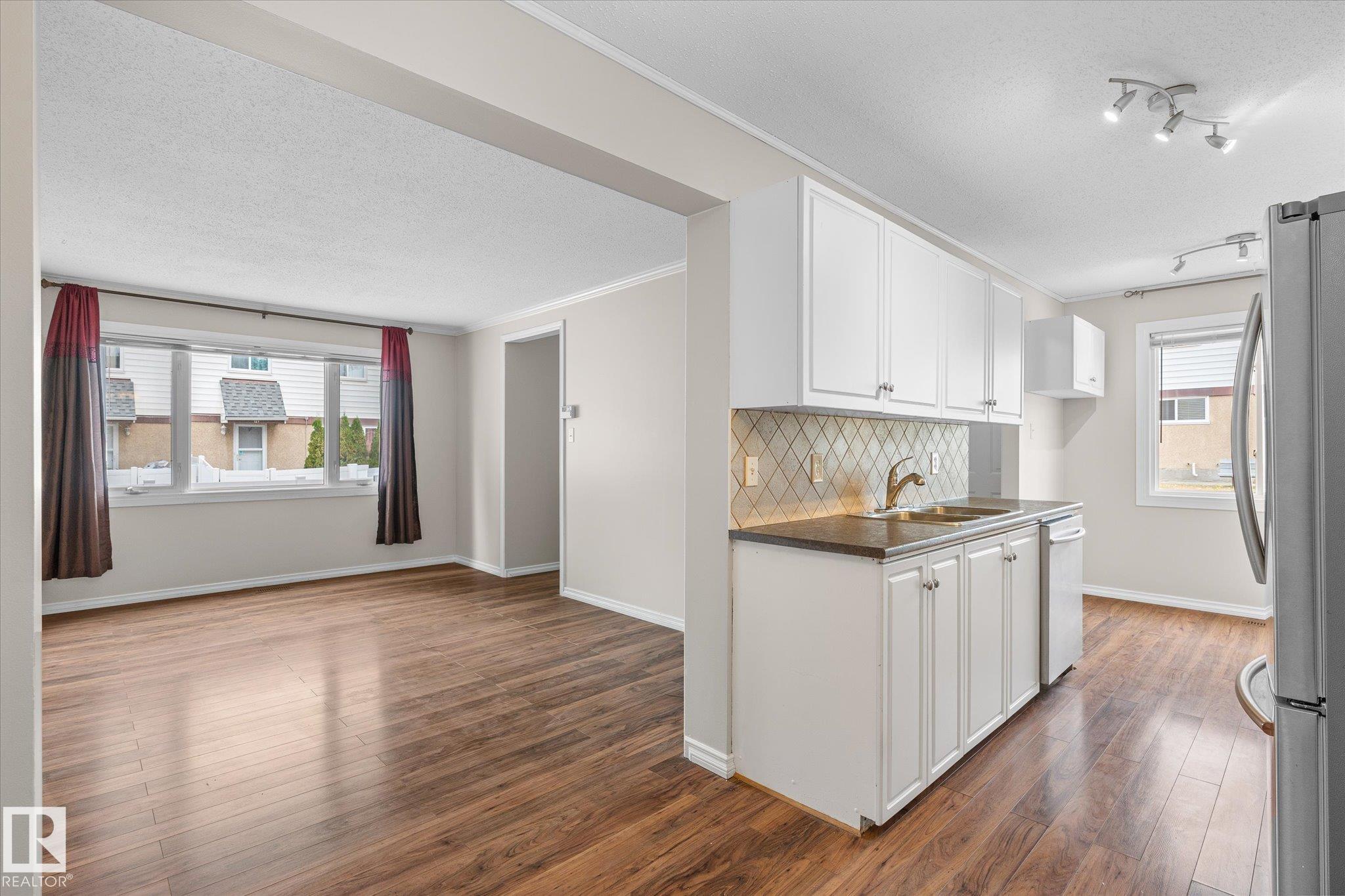 Photo 10 at 5C Twin Terrace NW, Tweddle Place, Edmonton