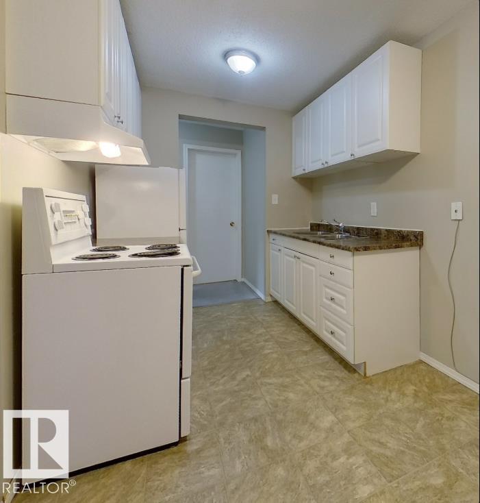 Photo 8 at 305 - 10330 113 Street NW, Wîhkwêntôwin, Edmonton