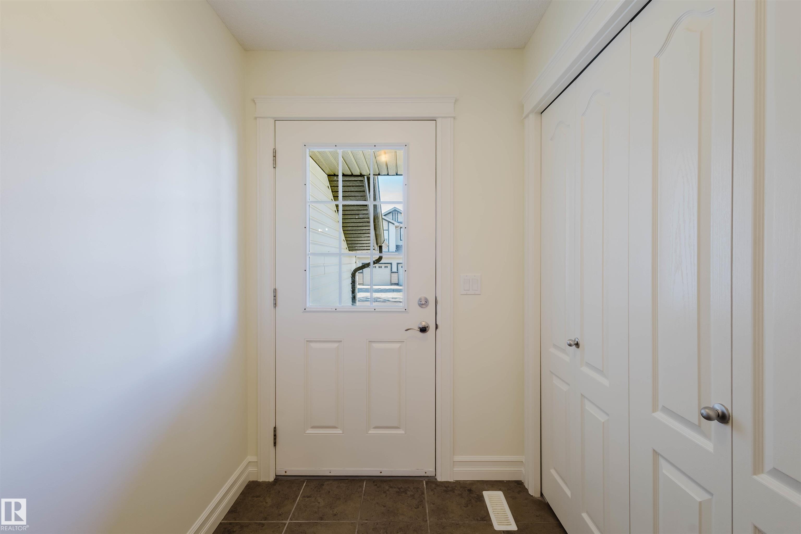 Photo 4 at 33 Catalina Court, Sienna, Fort Saskatchewan