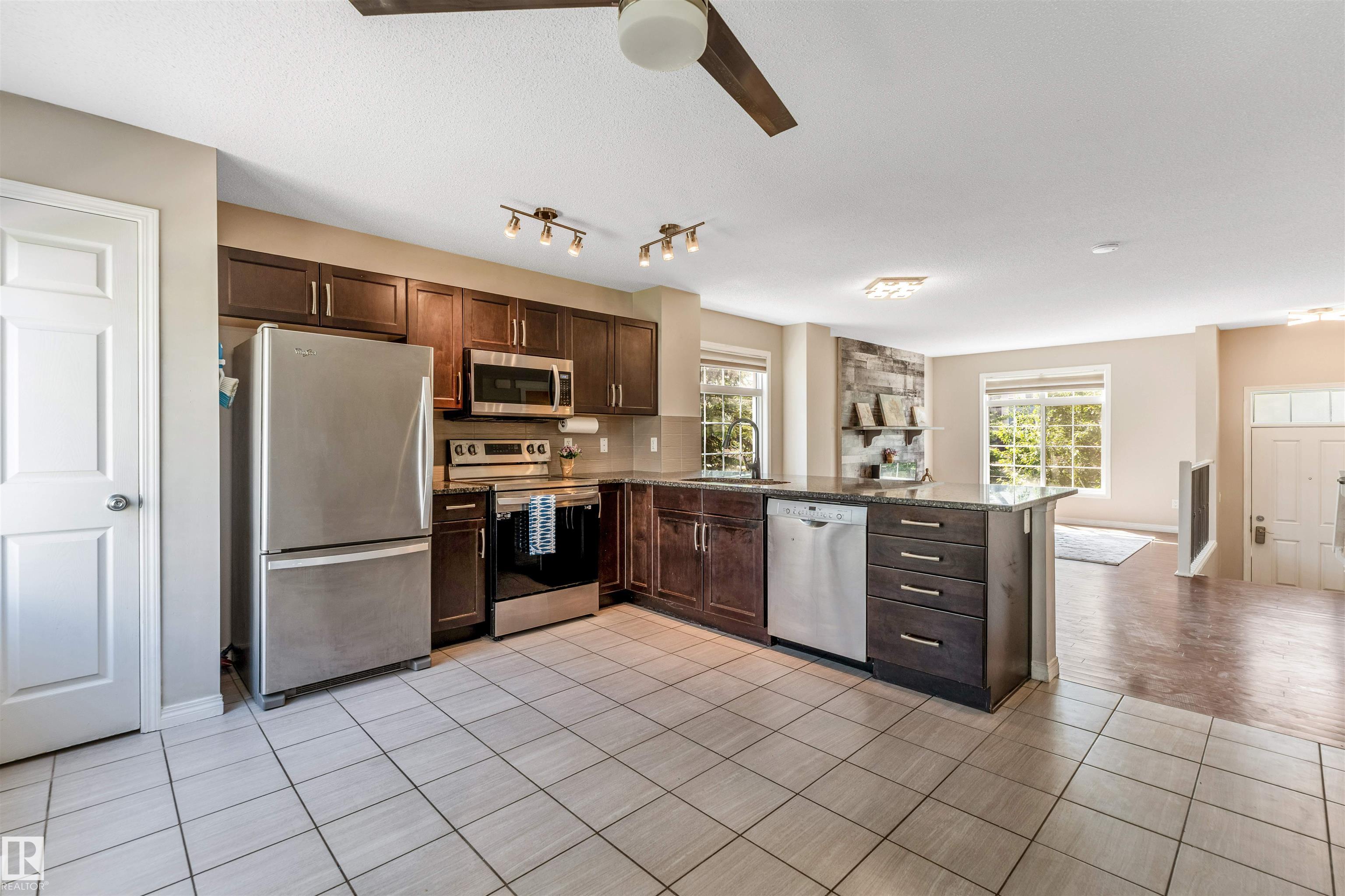 Photo 17 at 50 - 9151 Shaw Way SW, Summerside, Edmonton