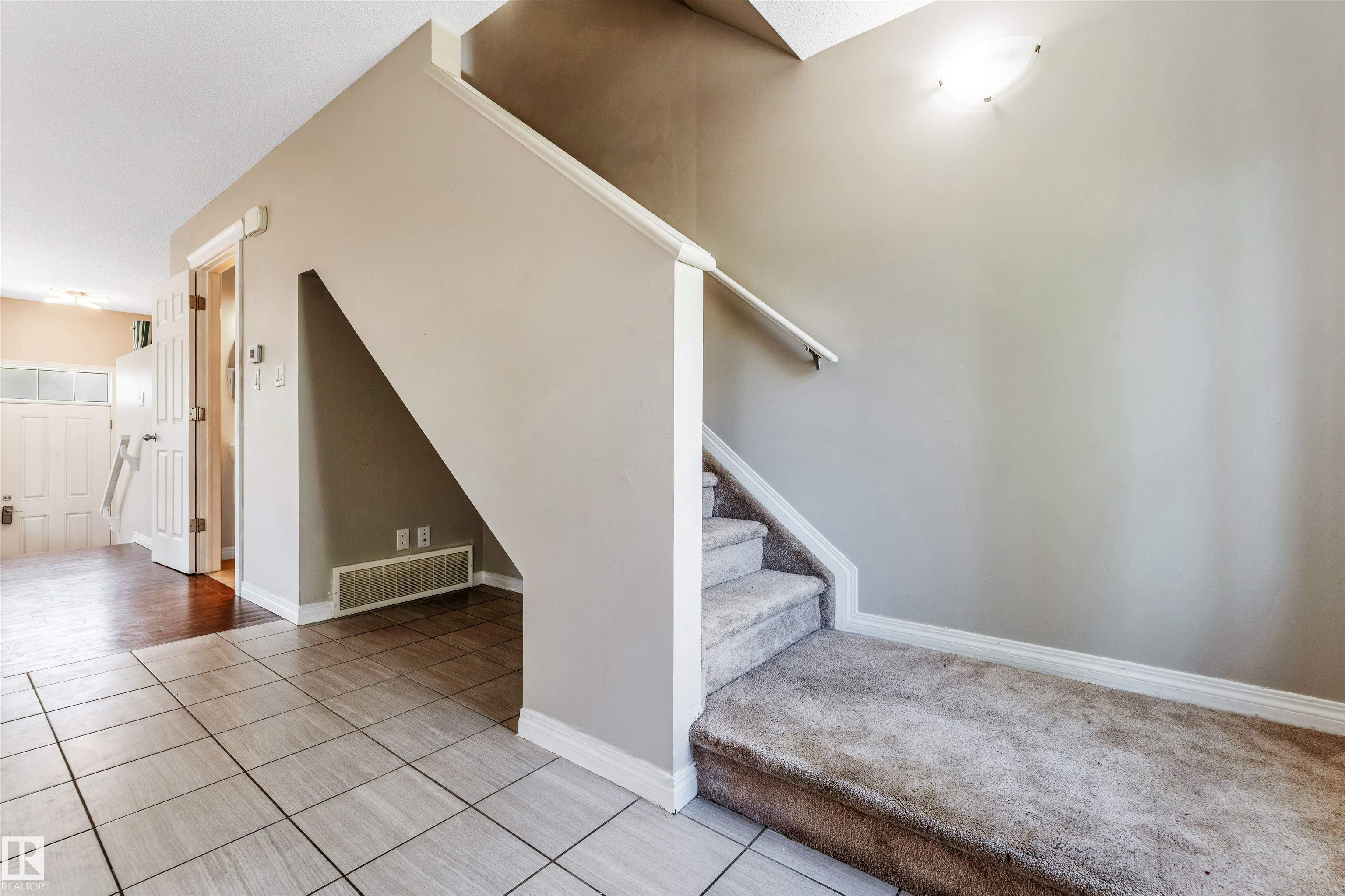 Photo 18 at 50 - 9151 Shaw Way SW, Summerside, Edmonton