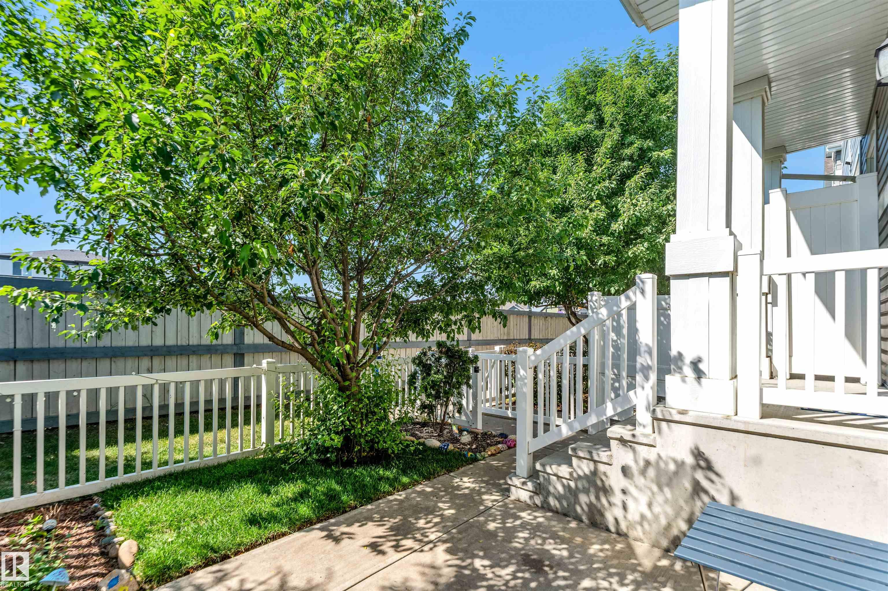 Photo 4 at 50 - 9151 Shaw Way SW, Summerside, Edmonton
