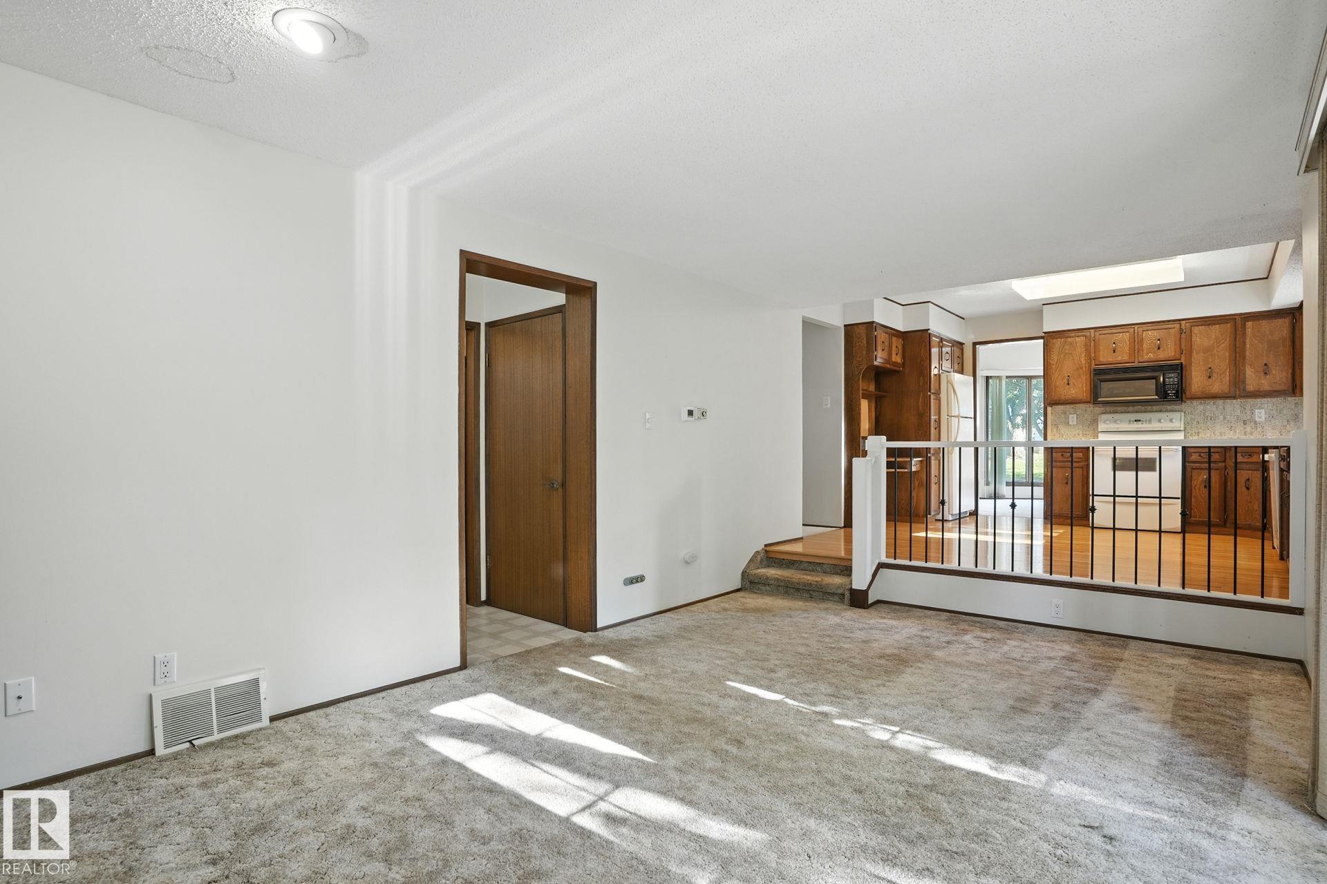 Photo 15 at 4 Glen Meadow Crescent, Grandin, St. Albert