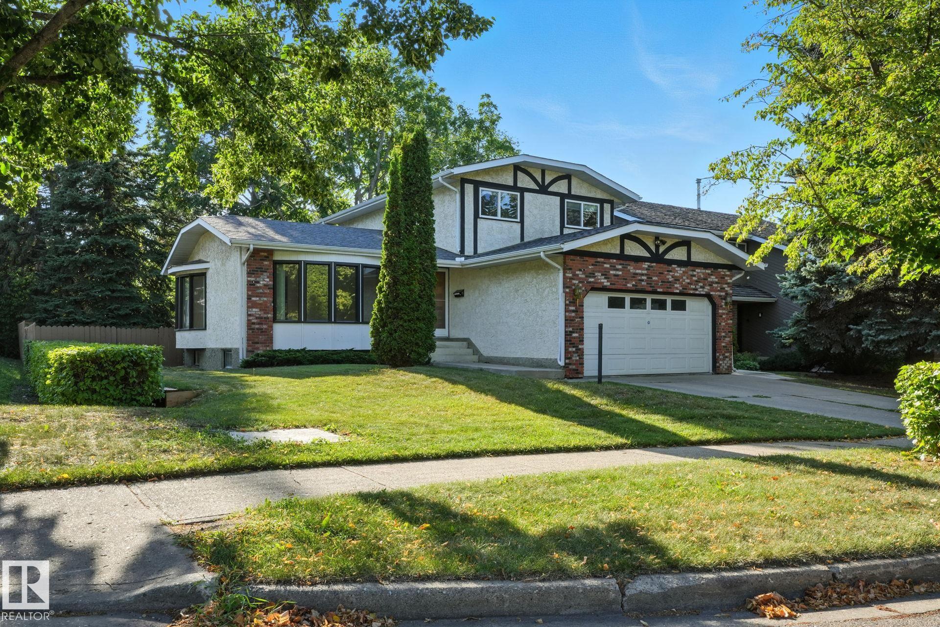 Photo 3 at 4 Glen Meadow Crescent, Grandin, St. Albert