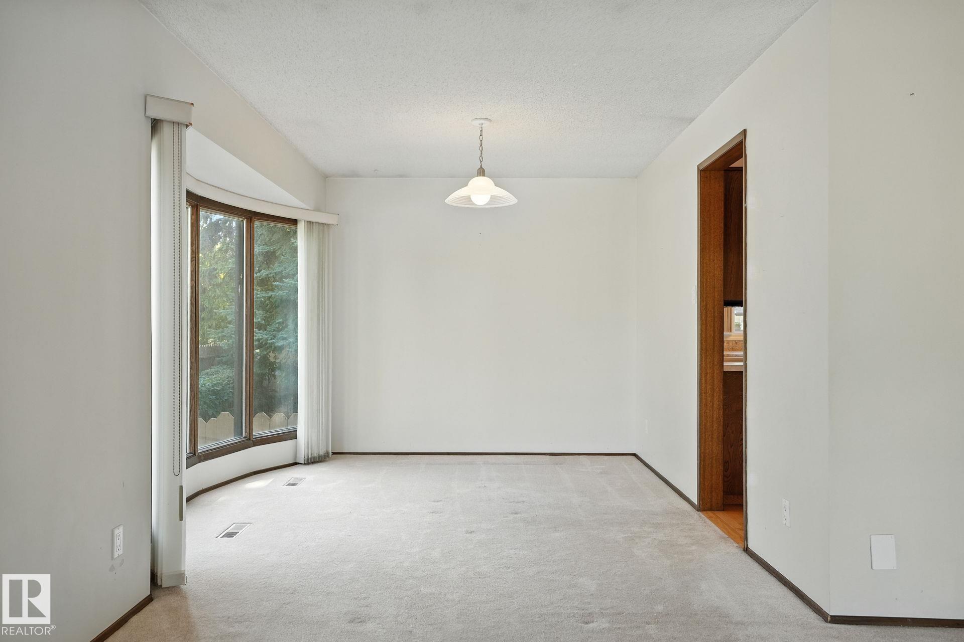 Photo 7 at 4 Glen Meadow Crescent, Grandin, St. Albert