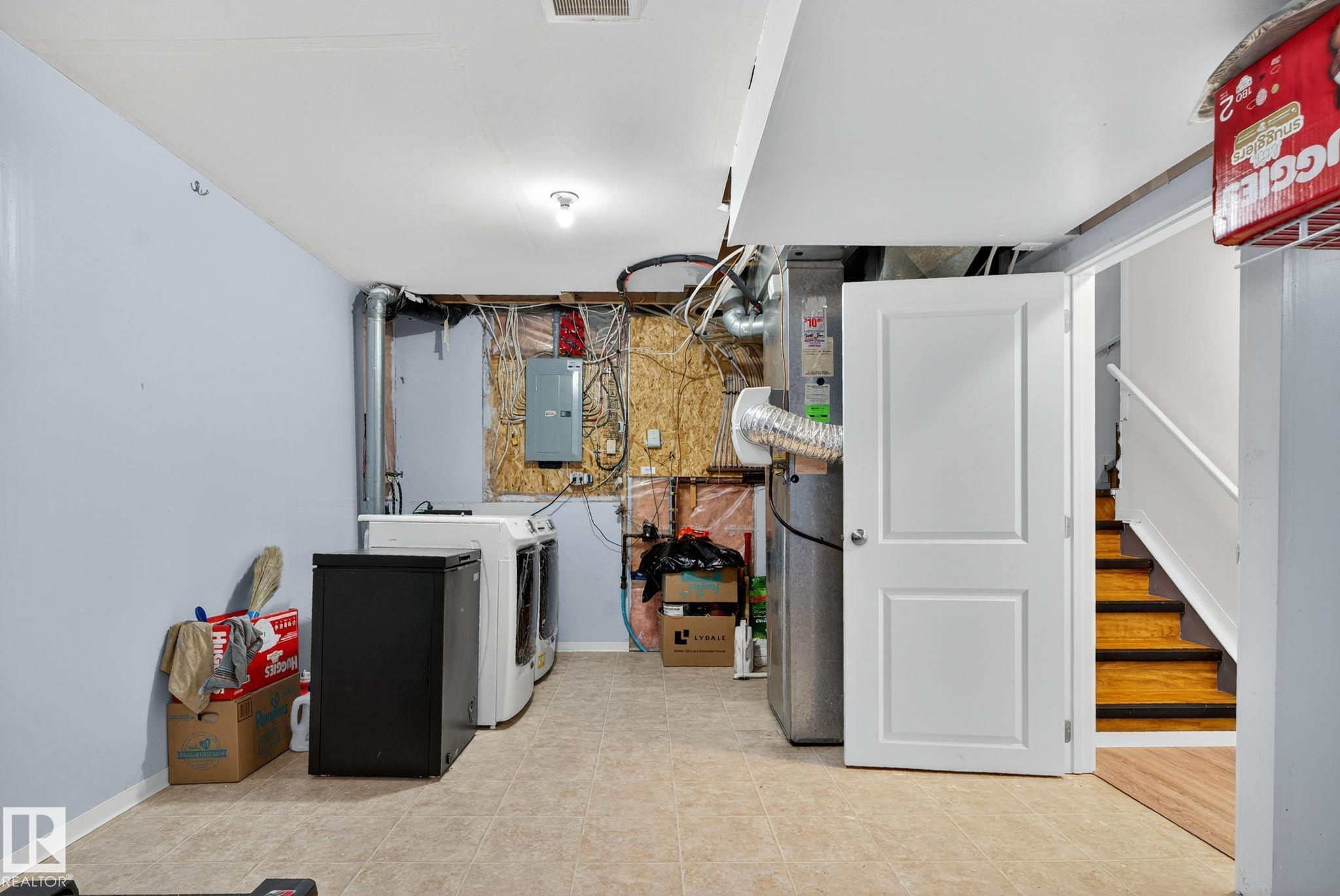 Photo 31 at 1914 37 Avenue NW, Wild Rose, Edmonton