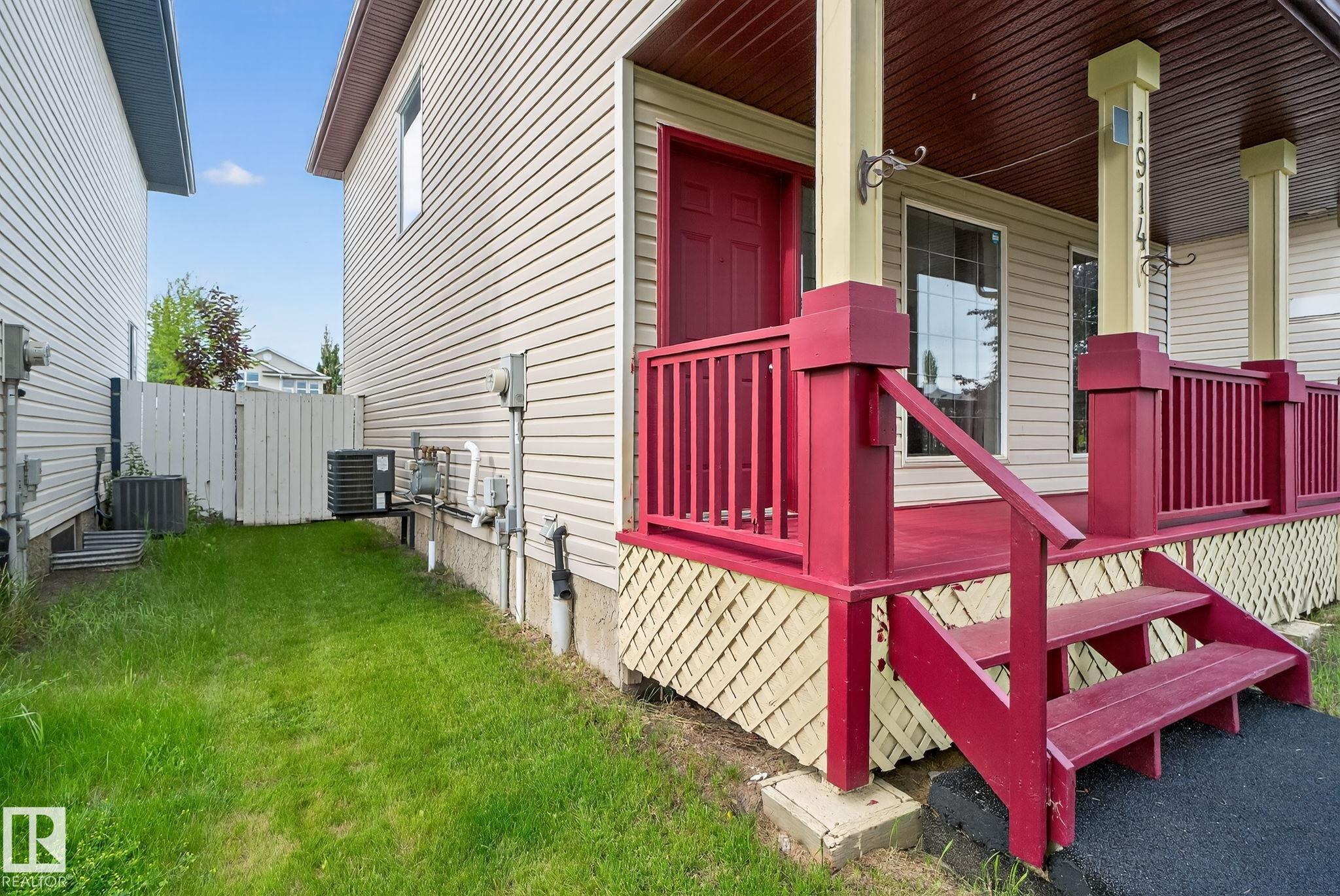 Photo 42 at 1914 37 Avenue NW, Wild Rose, Edmonton