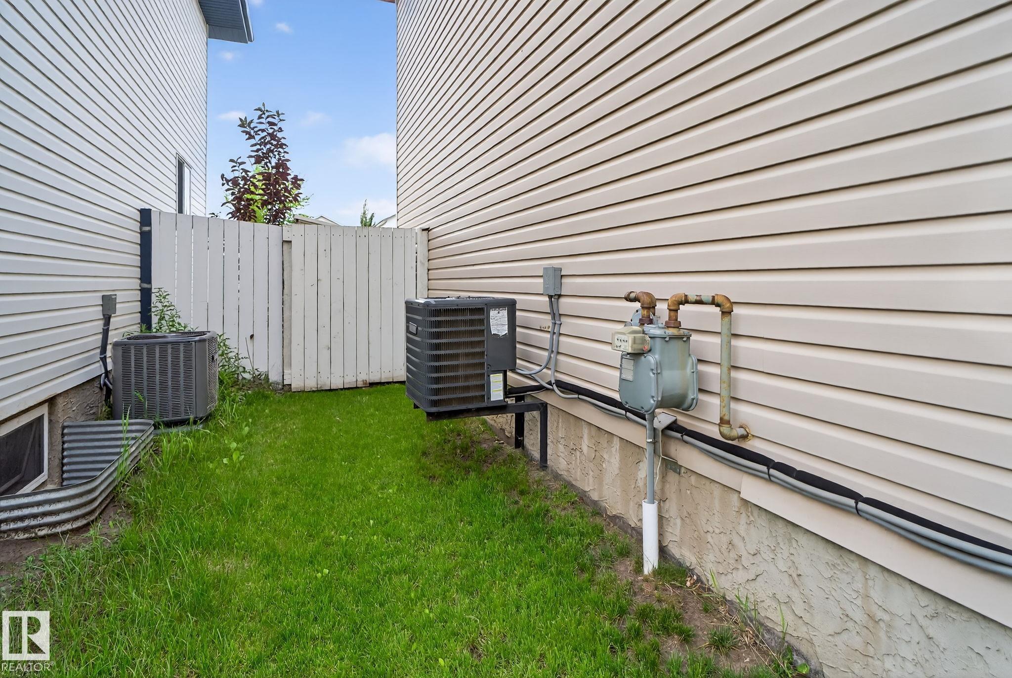 Photo 43 at 1914 37 Avenue NW, Wild Rose, Edmonton