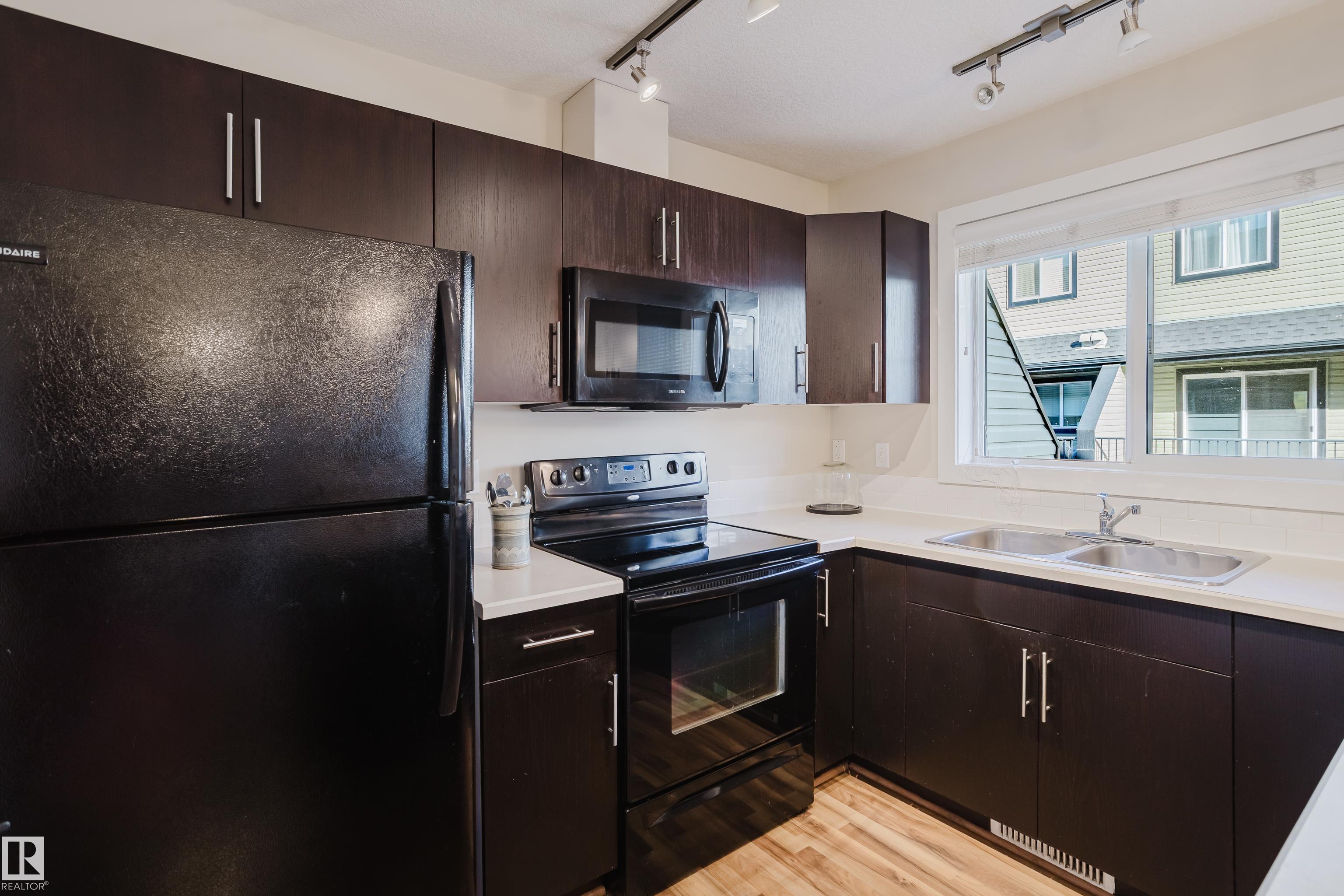 Photo 9 at 11 - 5260 Terwillegar Boulevard NW, Terwillegar Towne, Edmonton