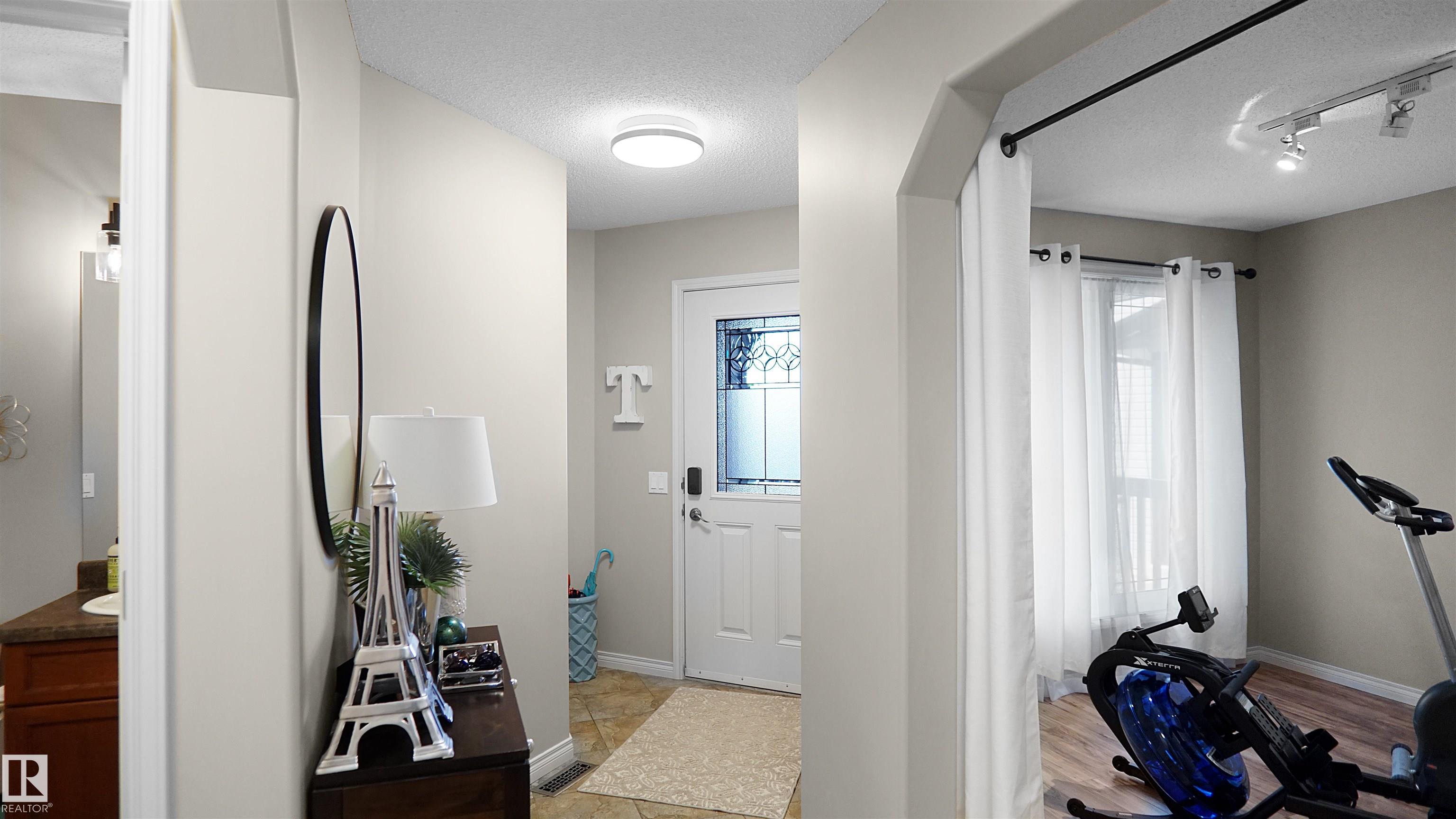 Photo 4 at 20845 92a Avenue NW, Suder Greens, Edmonton