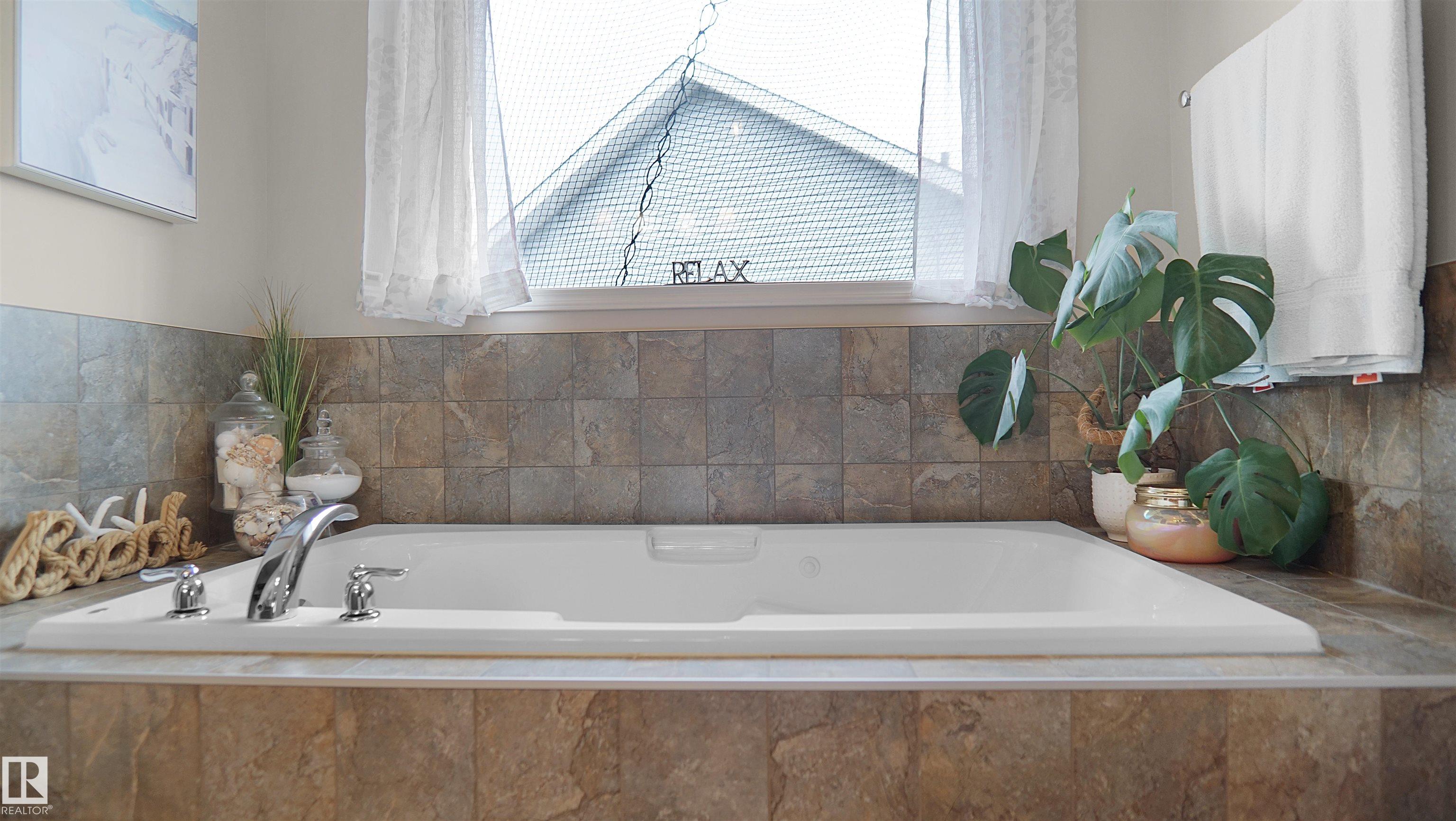 Photo 35 at 20845 92a Avenue NW, Suder Greens, Edmonton