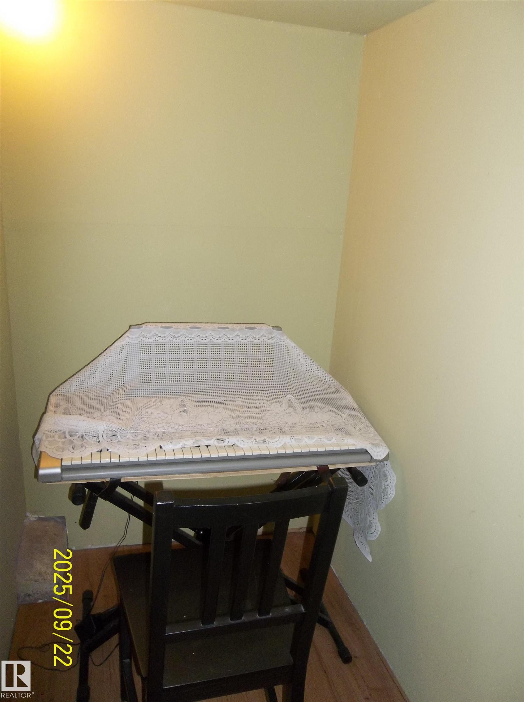 Photo 17 at 11824 79 Street NW, Eastwood, Edmonton