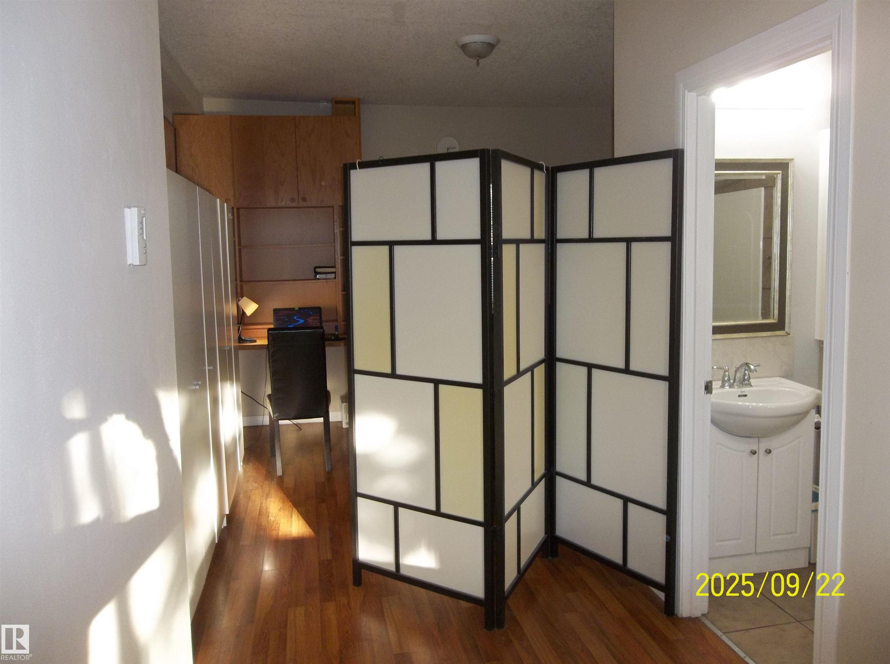 Photo 4 at 11824 79 Street NW, Eastwood, Edmonton