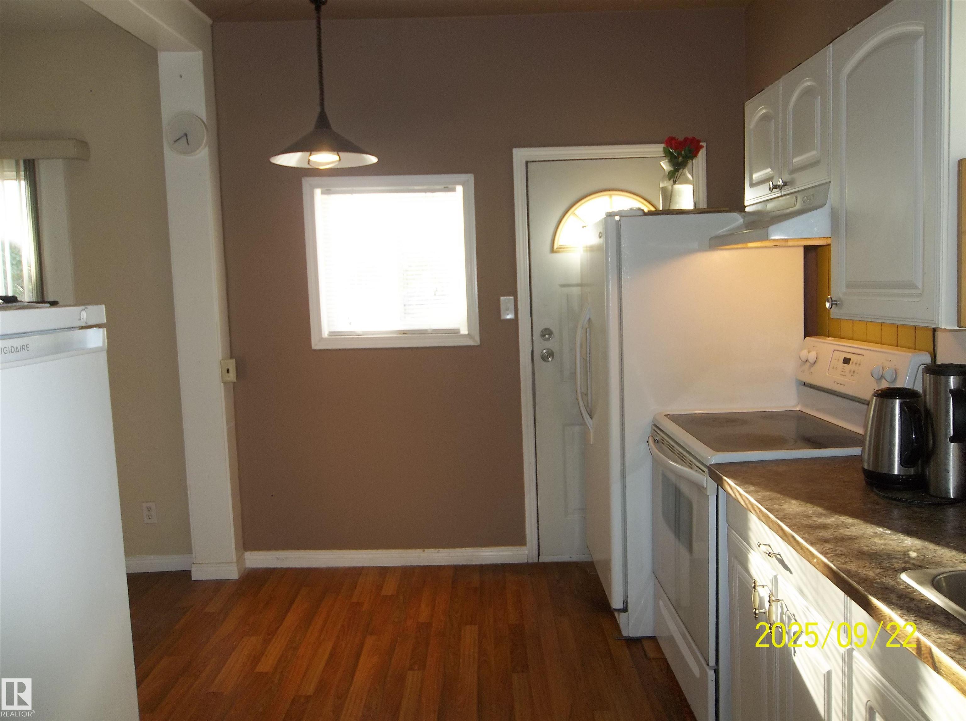Photo 5 at 11824 79 Street NW, Eastwood, Edmonton