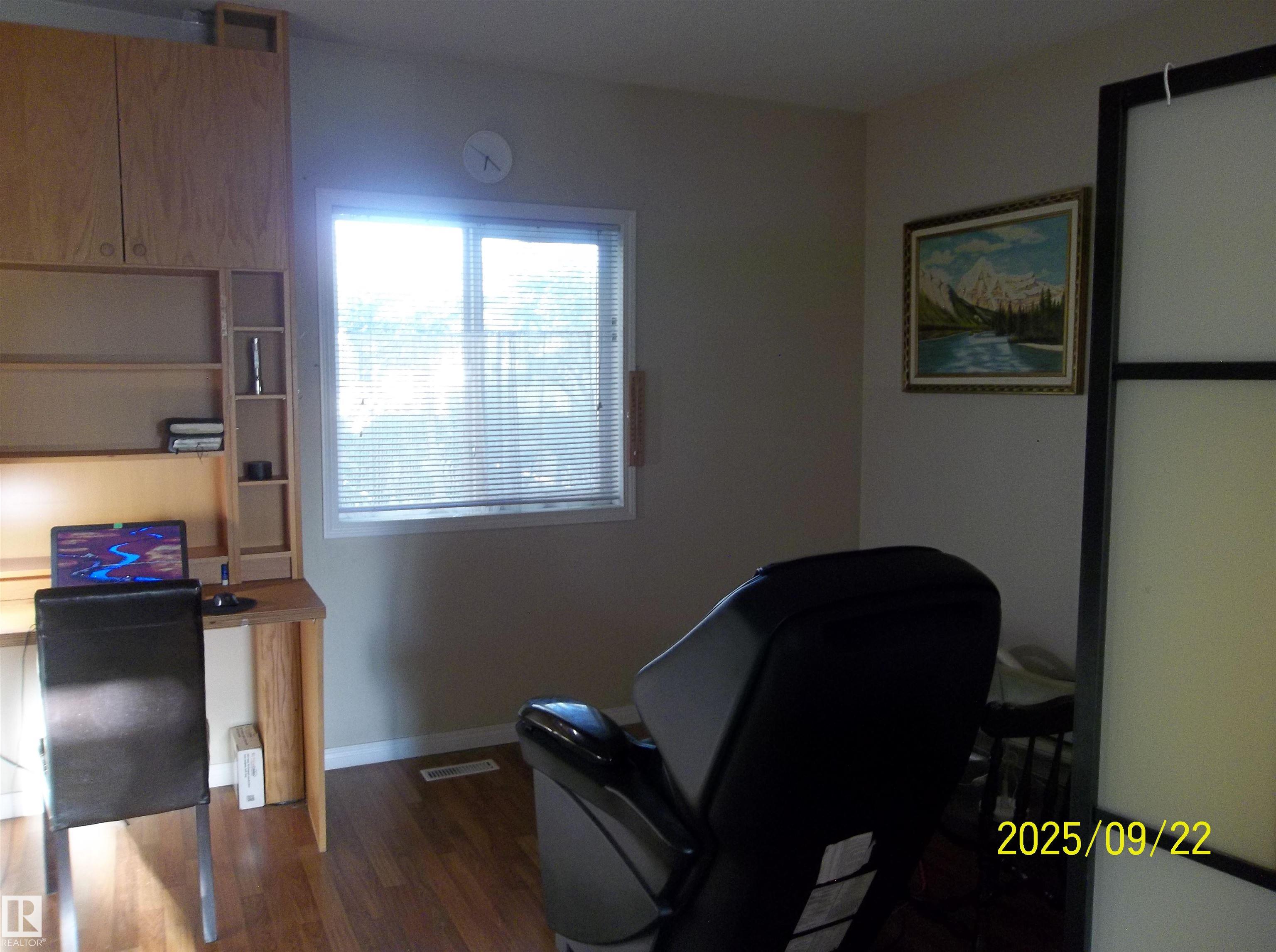 Photo 10 at 11824 79 Street NW, Eastwood, Edmonton