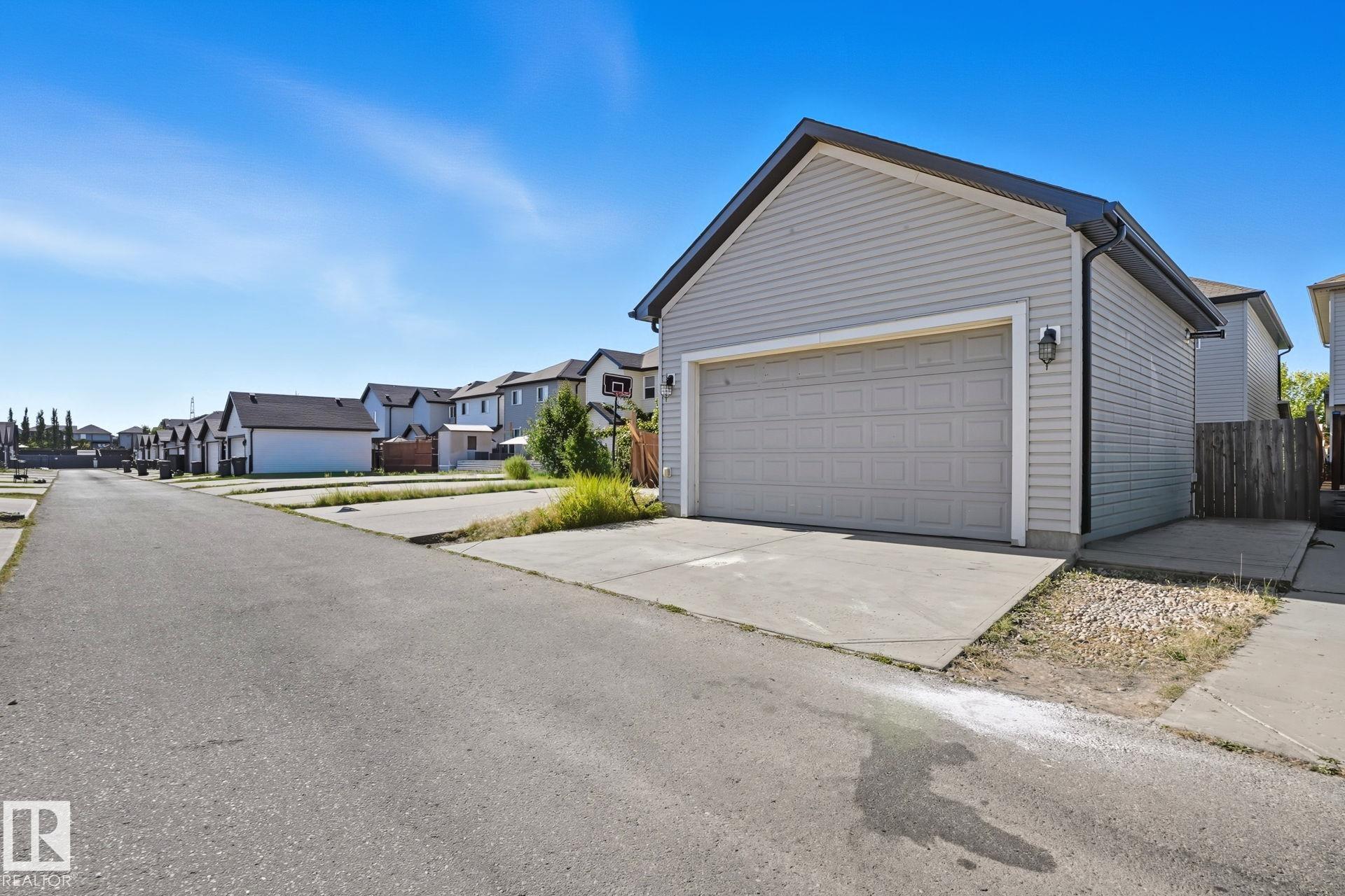 Photo 33 at 1565 33a Street NW, Laurel, Edmonton