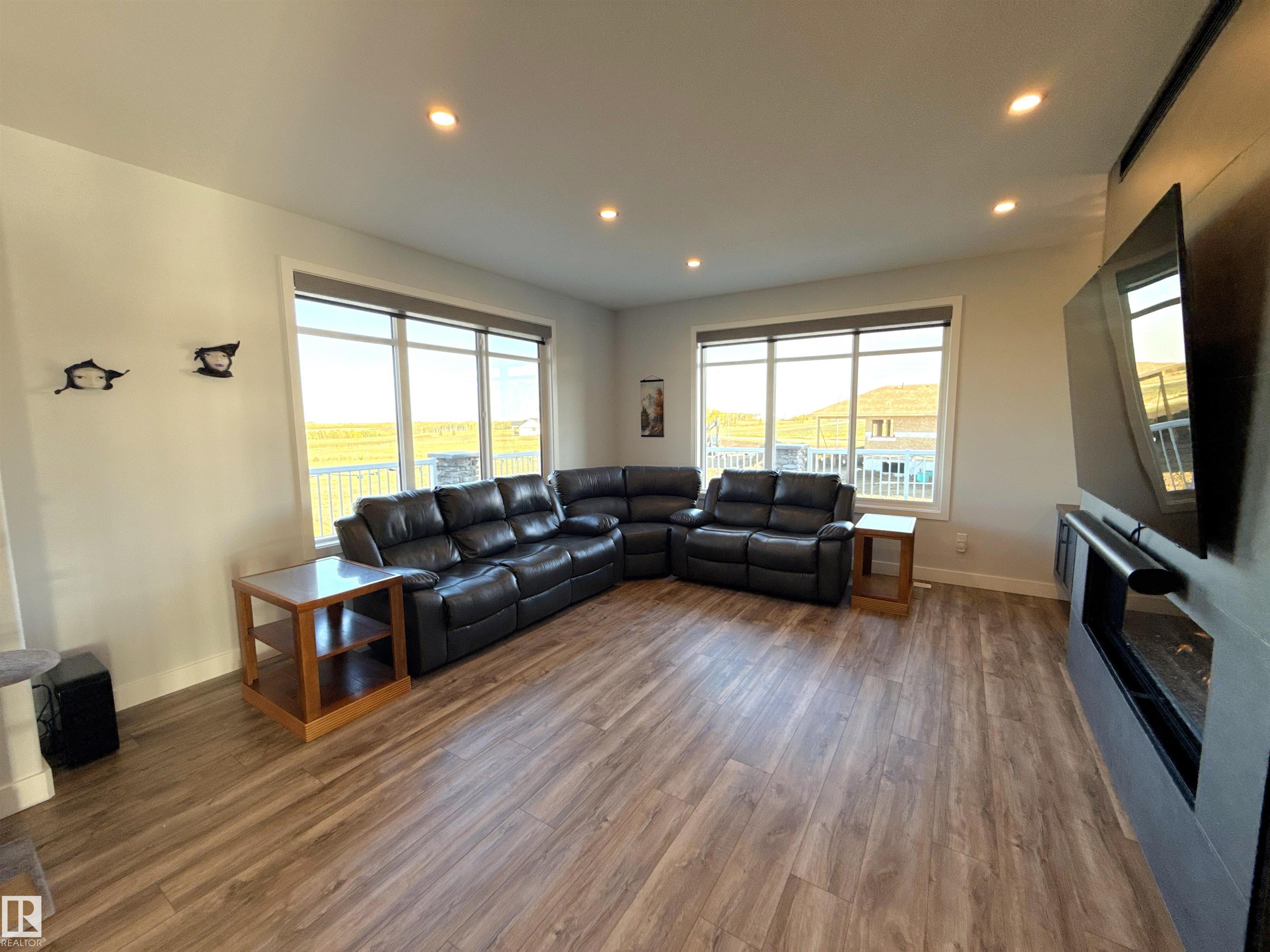 Photo 11 at 45 - 54104 Rge Road 274, Brenmar Estates, Rural Parkland County
