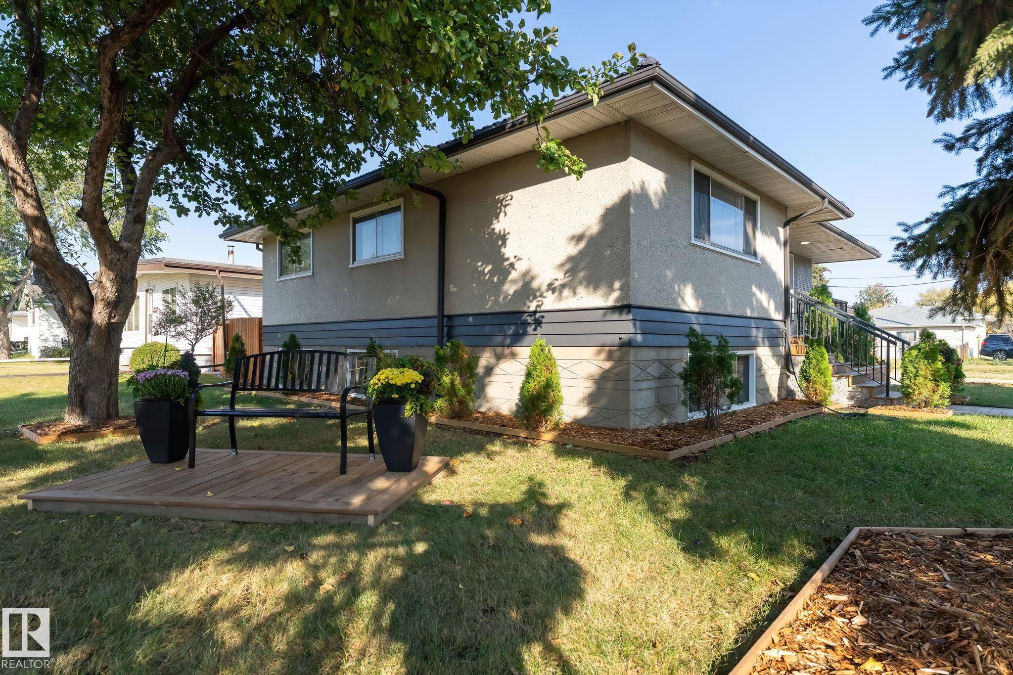 Photo 11 at 12410 134 Avenue NW, Kensington, Edmonton