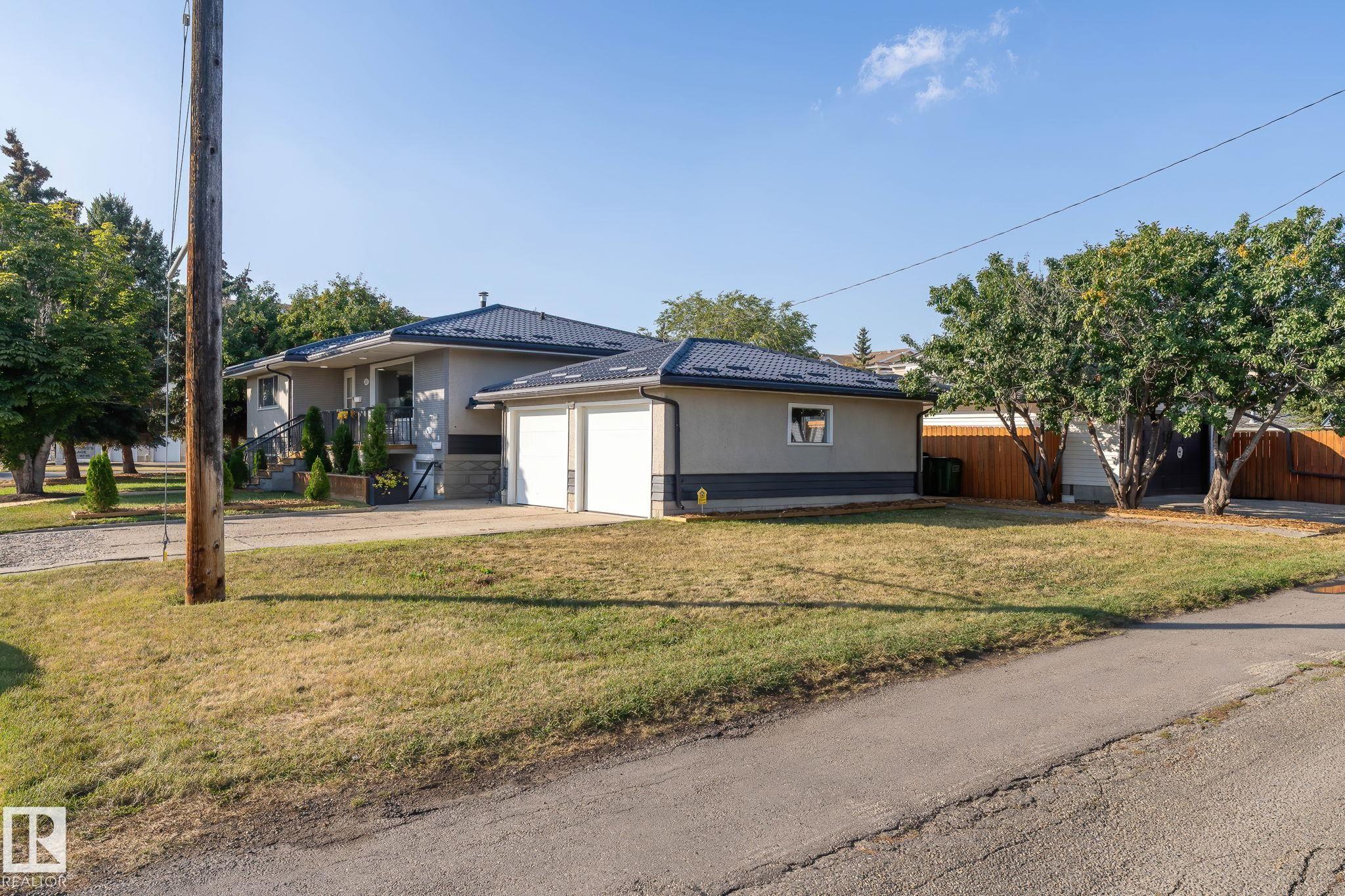 Photo 3 at 12410 134 Avenue NW, Kensington, Edmonton