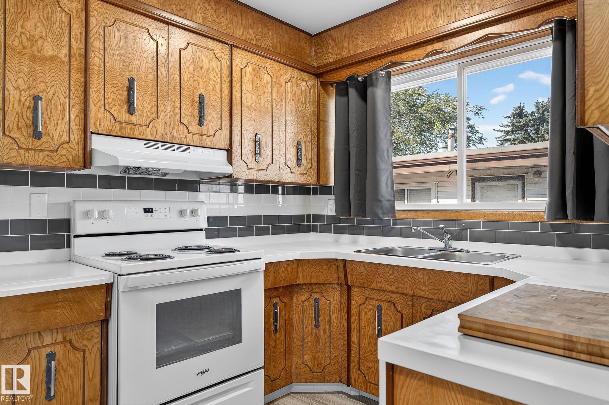 Photo 26 at 12410 134 Avenue NW, Kensington, Edmonton