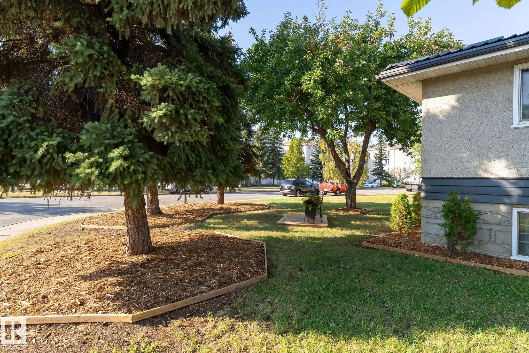Photo 9 at 12410 134 Avenue NW, Kensington, Edmonton