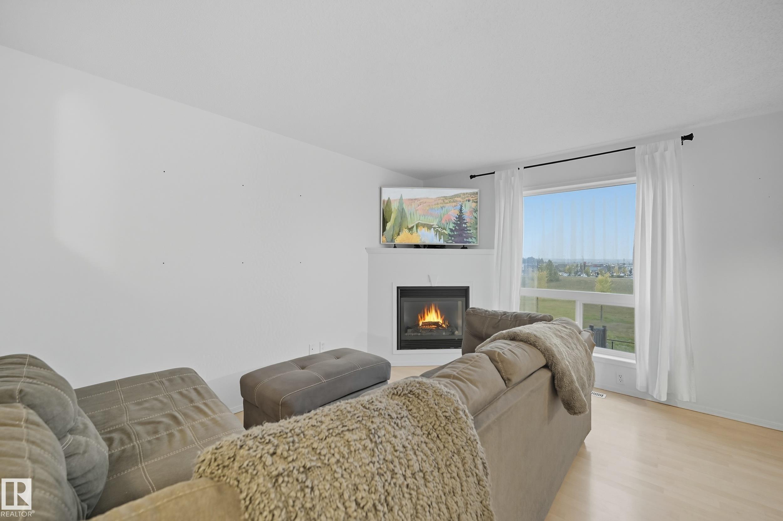 Photo 10 at 18 Virginia Avenue, Spruce Village, Spruce Grove