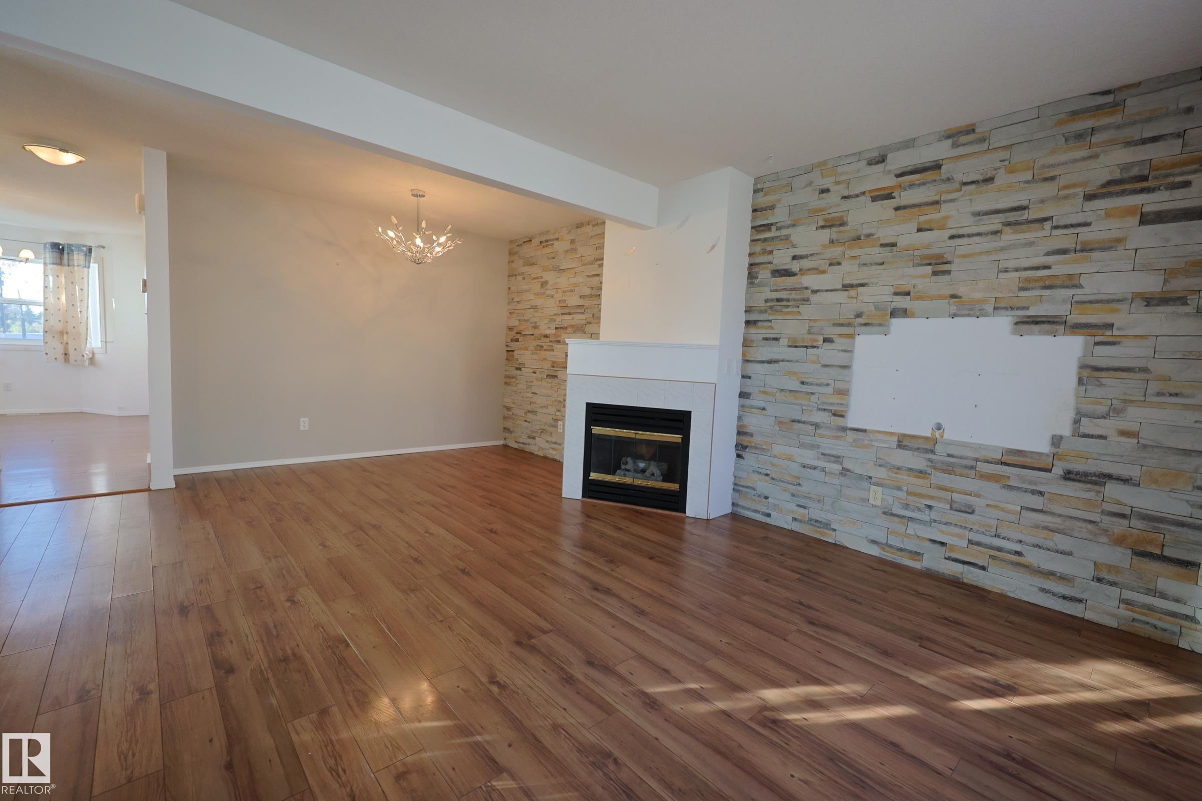 Photo 11 at 9447 156 Street NW, Sherwood, Edmonton