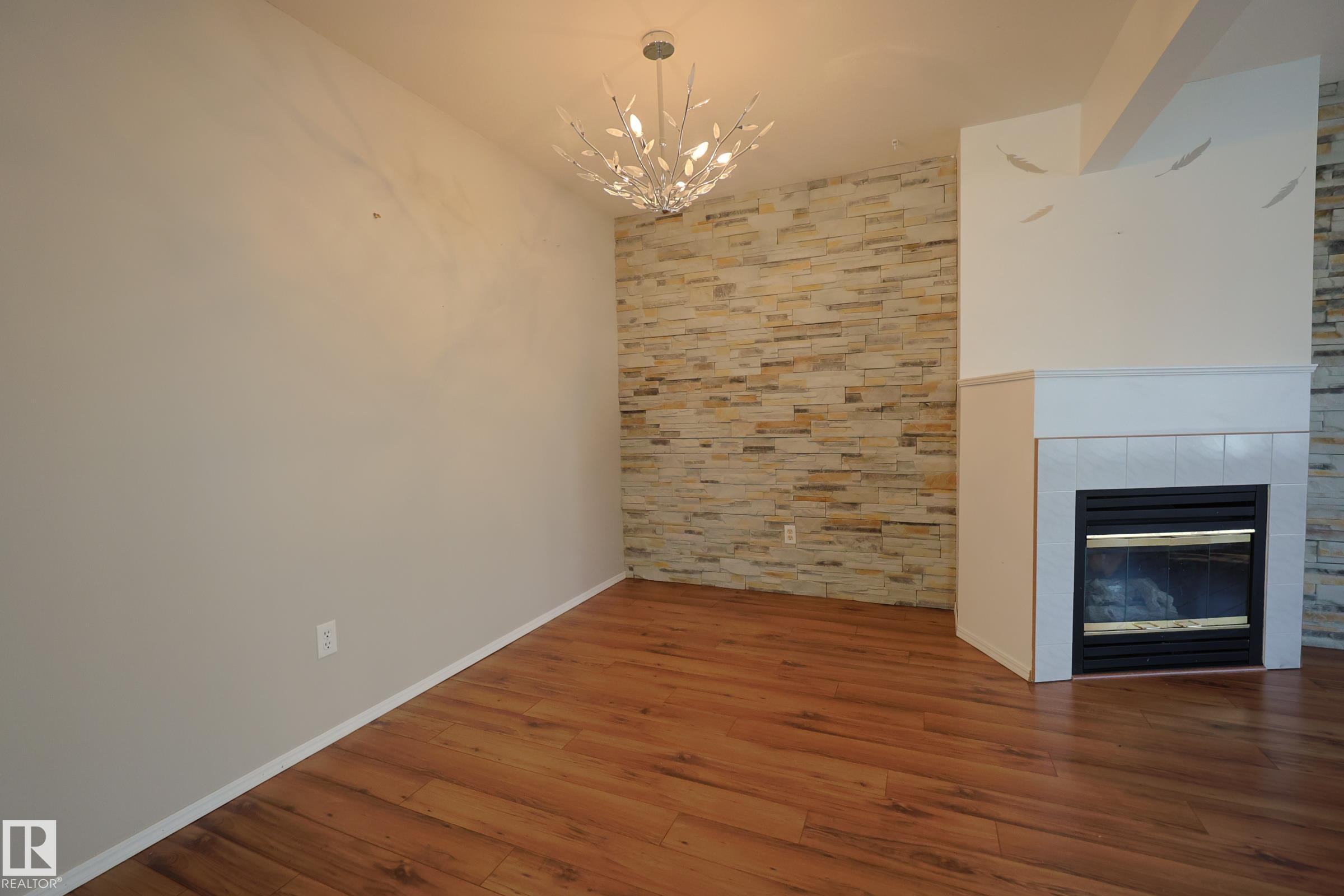 Photo 13 at 9447 156 Street NW, Sherwood, Edmonton