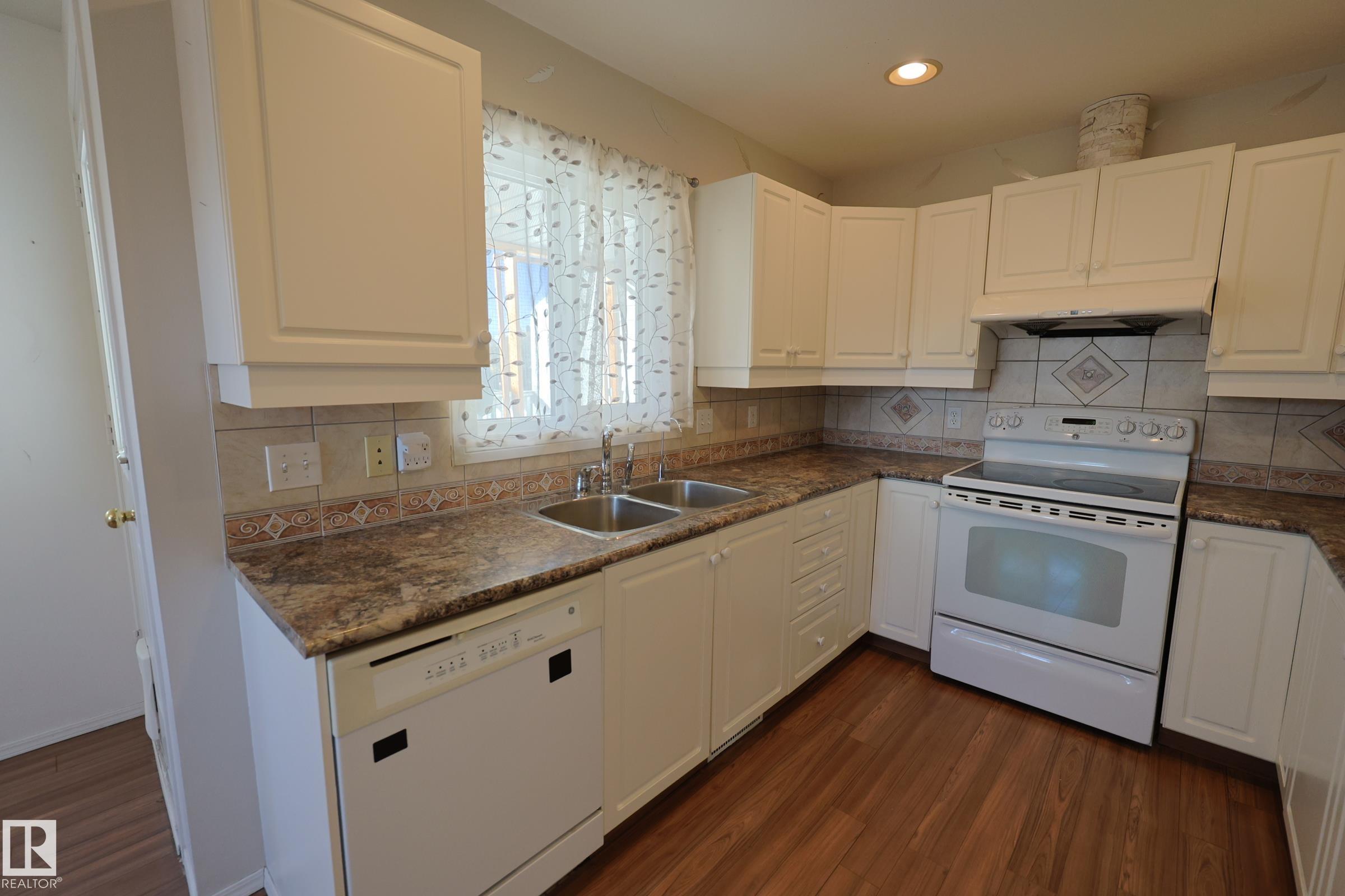 Photo 21 at 9447 156 Street NW, Sherwood, Edmonton