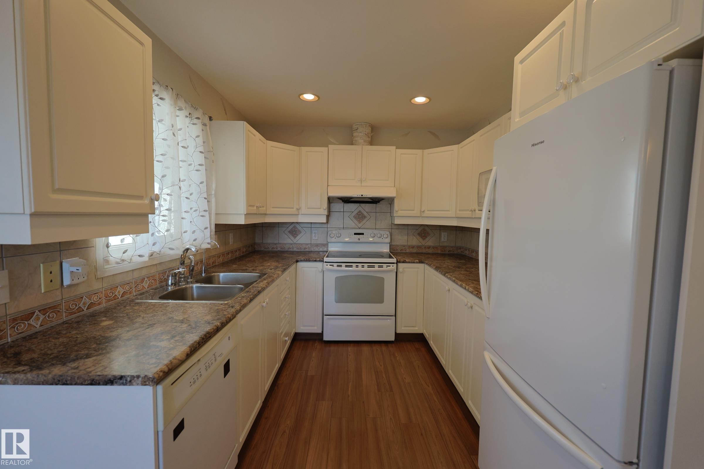 Photo 22 at 9447 156 Street NW, Sherwood, Edmonton