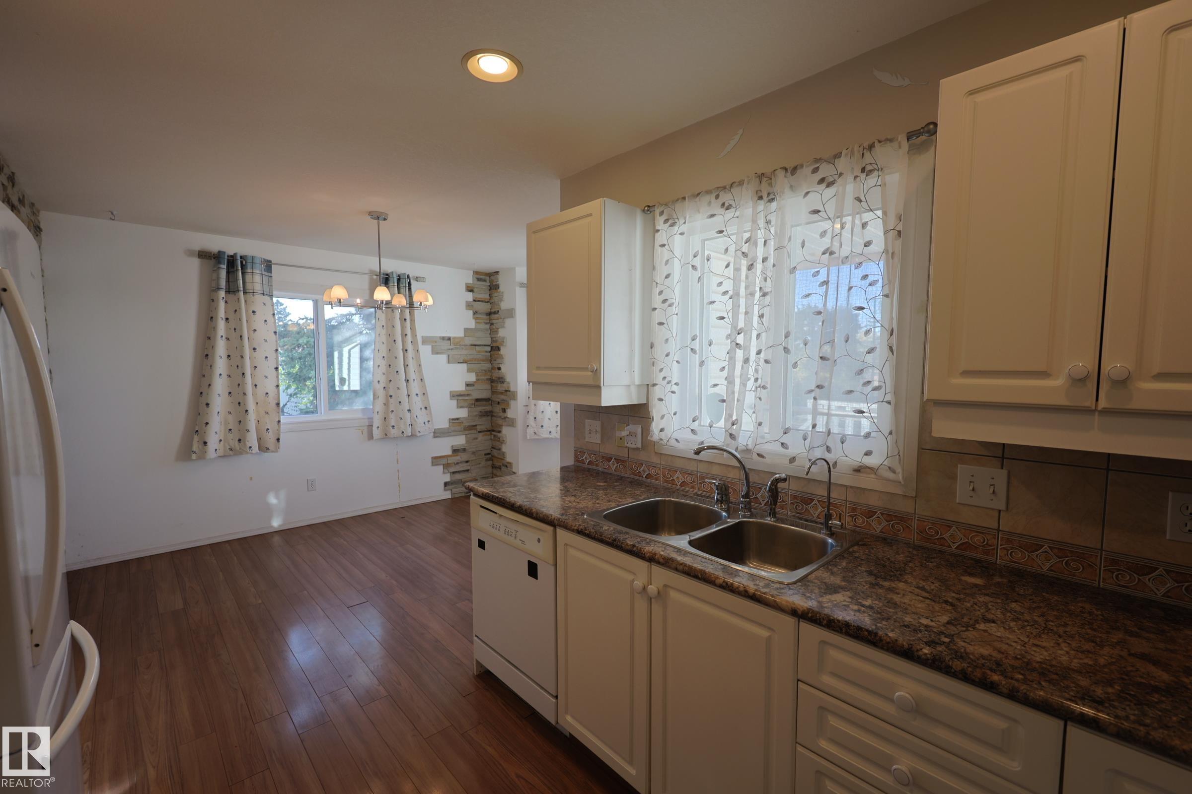 Photo 25 at 9447 156 Street NW, Sherwood, Edmonton