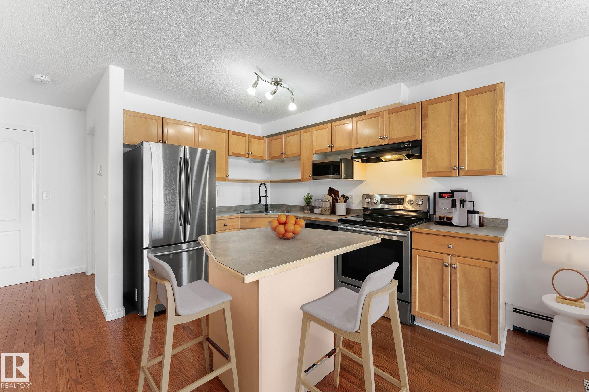 Photo 5 at 420 - 12550 140 Avenue NW, Baranow, Edmonton