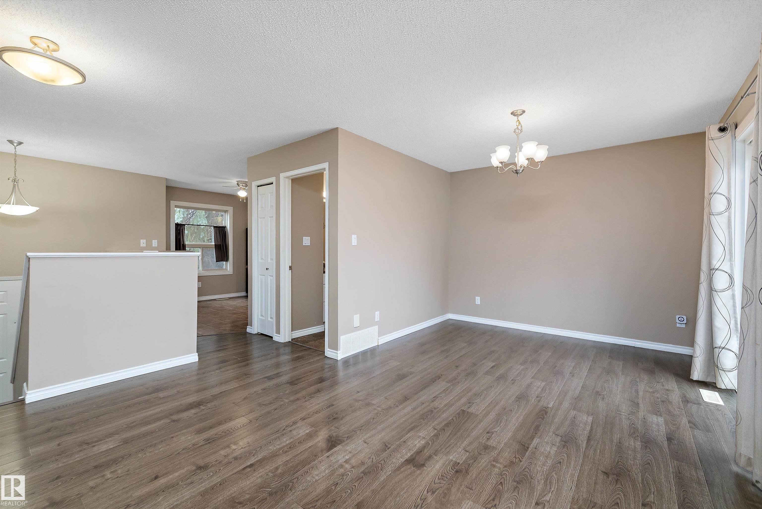 Photo 13 at 1821 Mill Woods Road E NW, Daly Grove, Edmonton