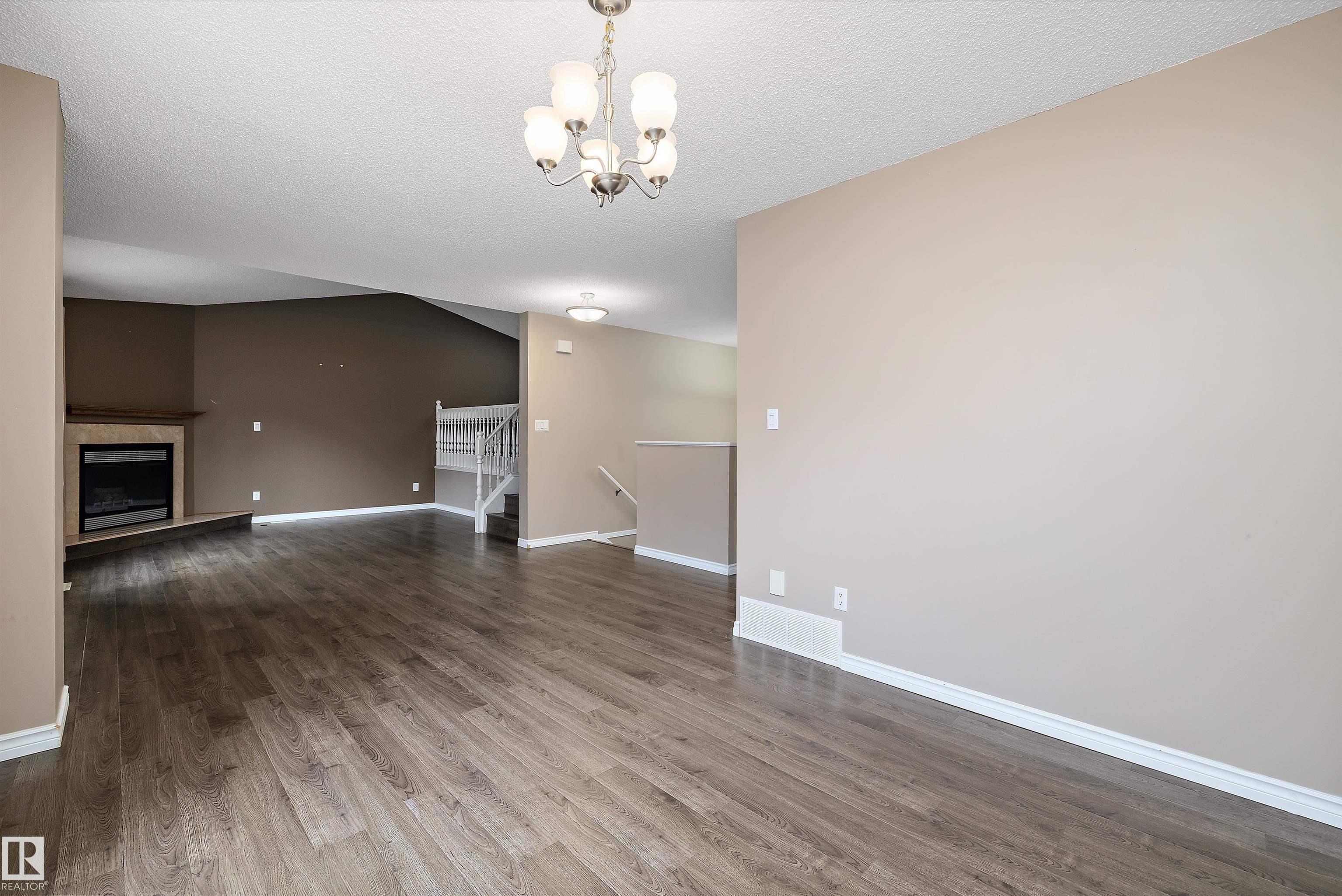 Photo 14 at 1821 Mill Woods Road E NW, Daly Grove, Edmonton