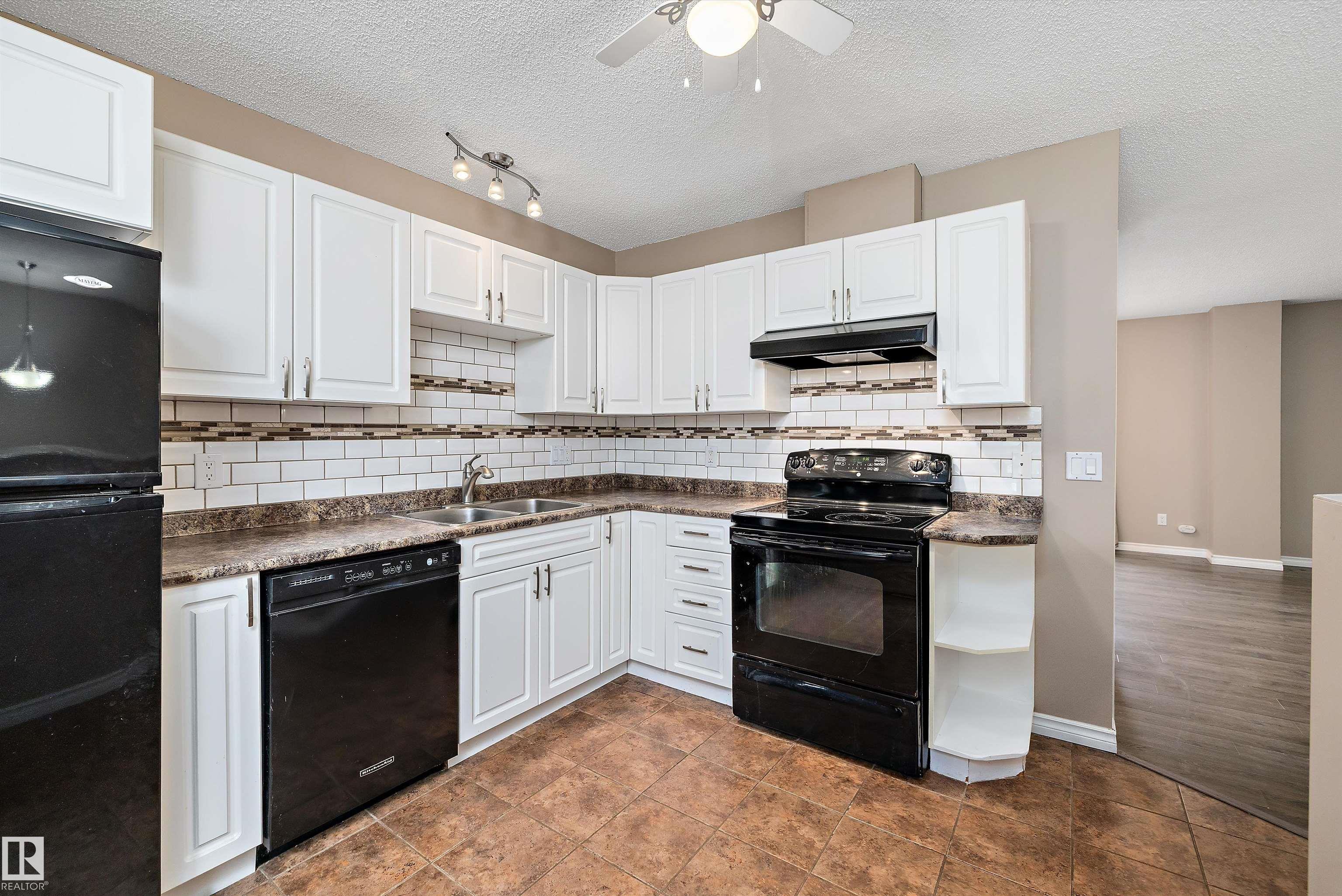 Photo 18 at 1821 Mill Woods Road E NW, Daly Grove, Edmonton