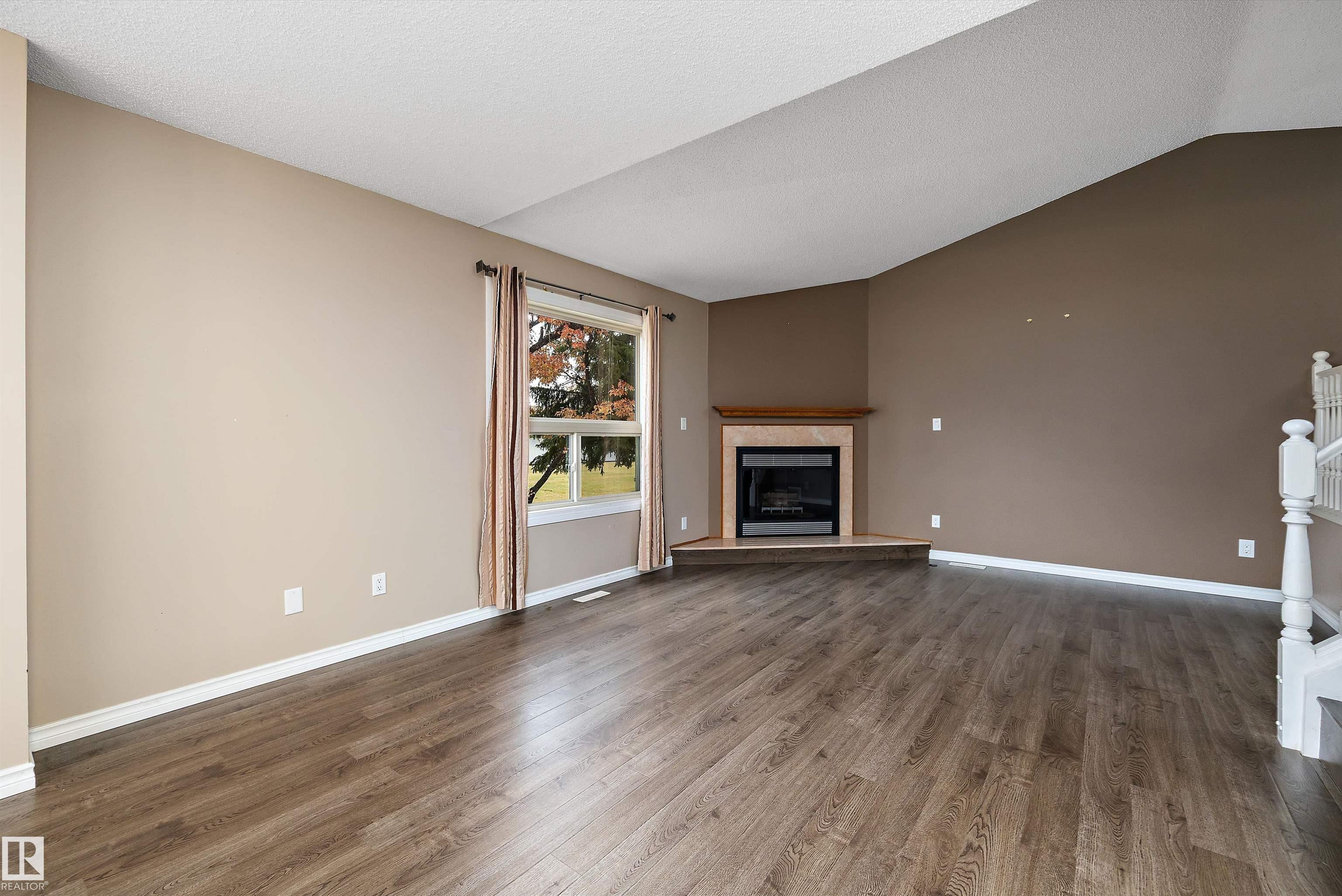 Photo 6 at 1821 Mill Woods Road E NW, Daly Grove, Edmonton