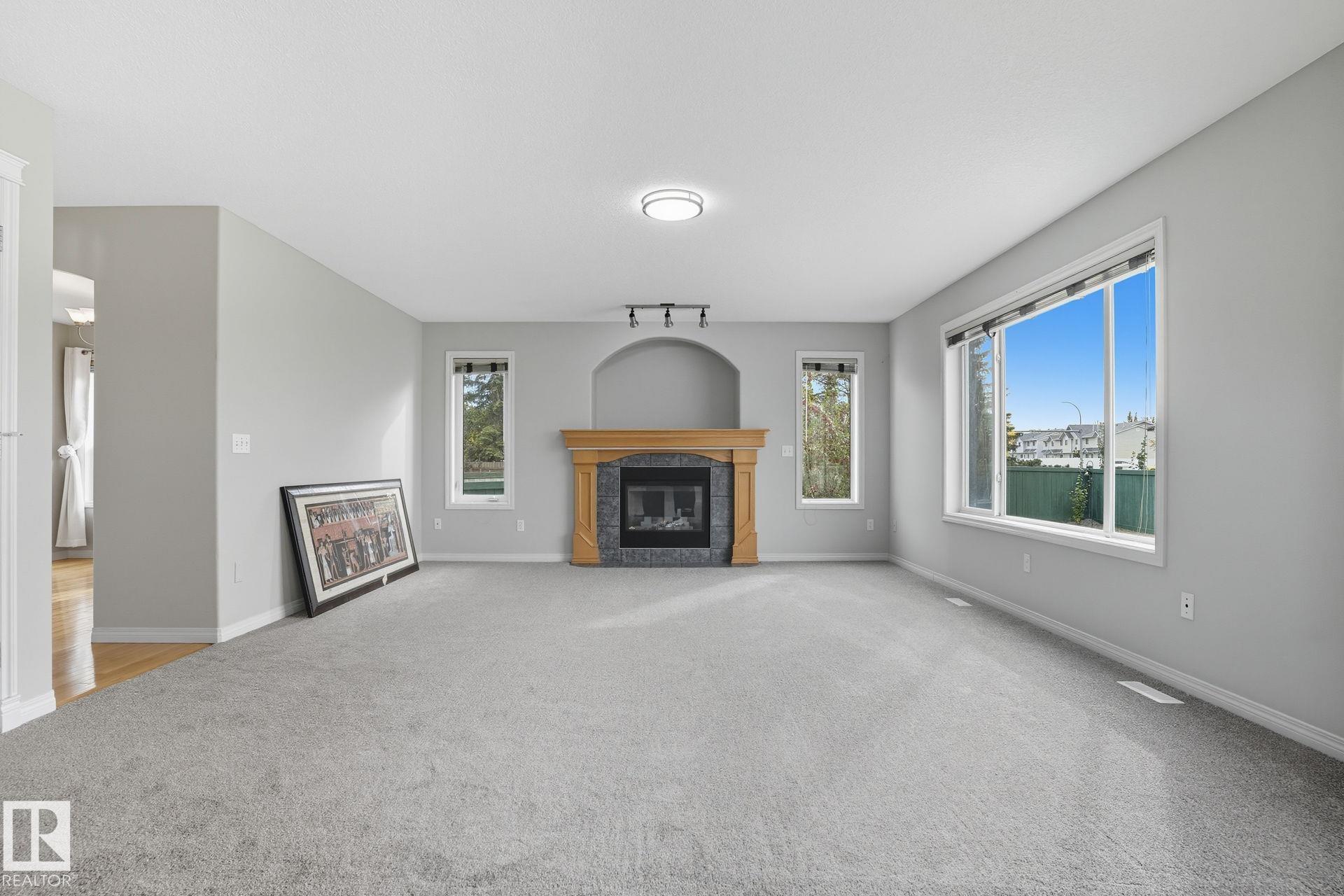 Photo 11 at 16104 81 Street NW, Mayliewan, Edmonton