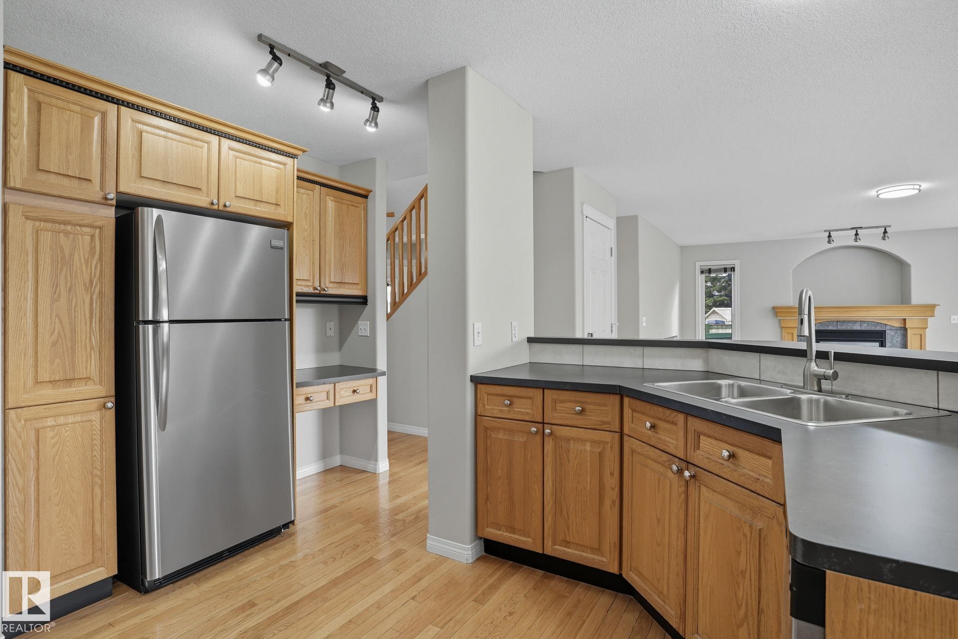 Photo 5 at 16104 81 Street NW, Mayliewan, Edmonton