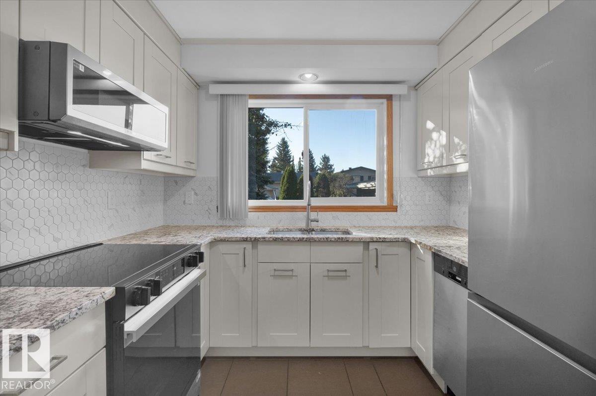 Photo 11 at 11739 39 Avenue NW, Greenfield, Edmonton