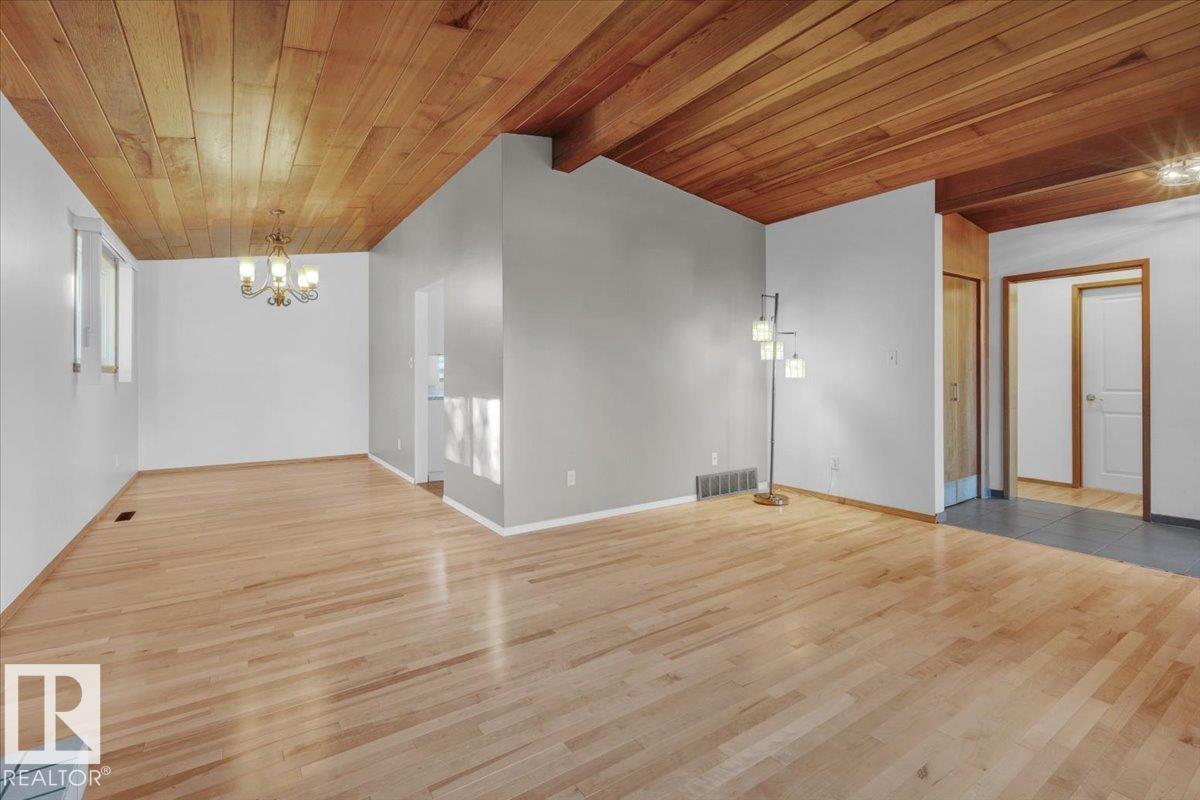 Photo 4 at 11739 39 Avenue NW, Greenfield, Edmonton