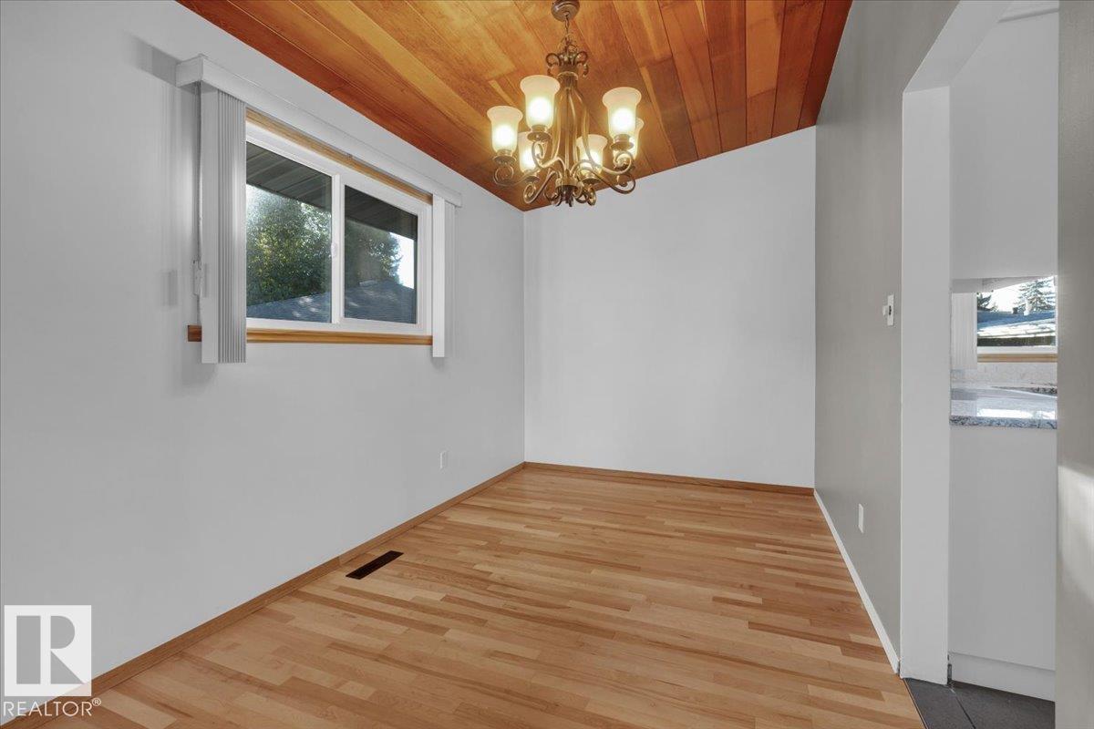 Photo 8 at 11739 39 Avenue NW, Greenfield, Edmonton