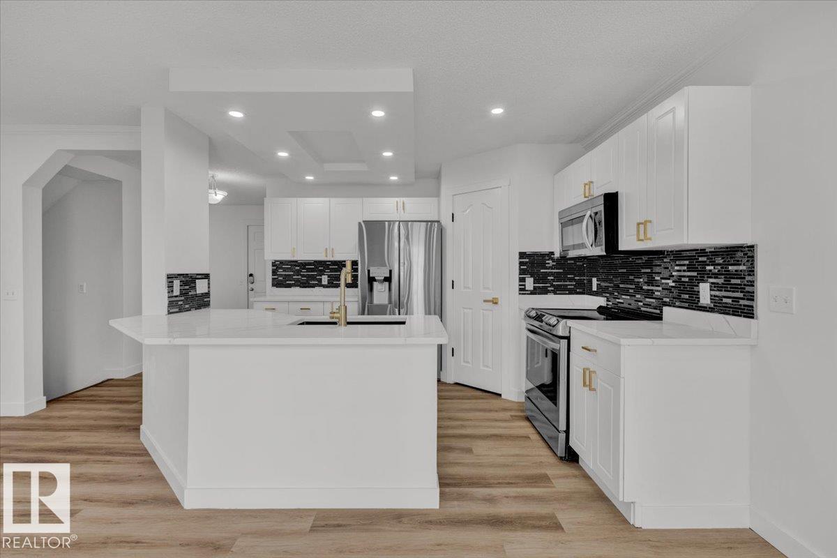 Photo 2 at 14050 159a Avenue NW, Carlton, Edmonton