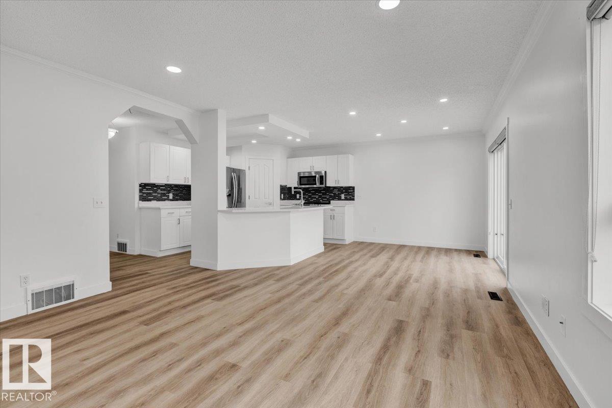 Photo 16 at 14050 159a Avenue NW, Carlton, Edmonton