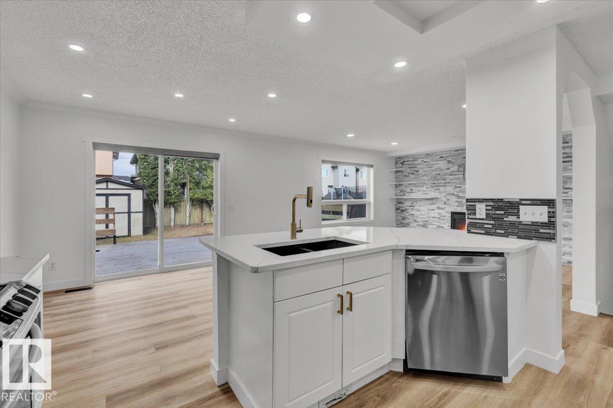 Photo 7 at 14050 159a Avenue NW, Carlton, Edmonton