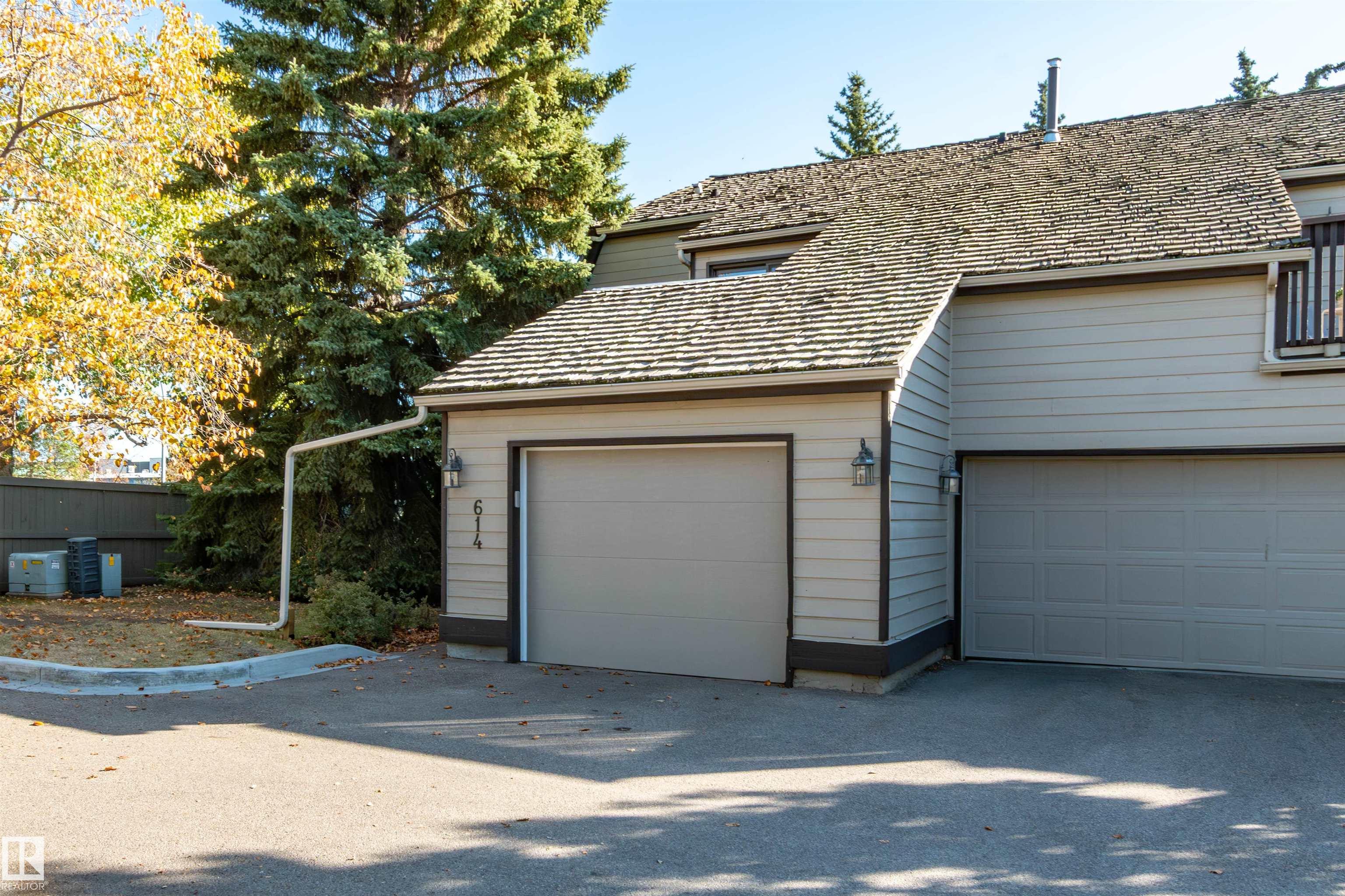 Photo 2 at 614 Woodbridge Way, Woodbridge Farms, Sherwood Park